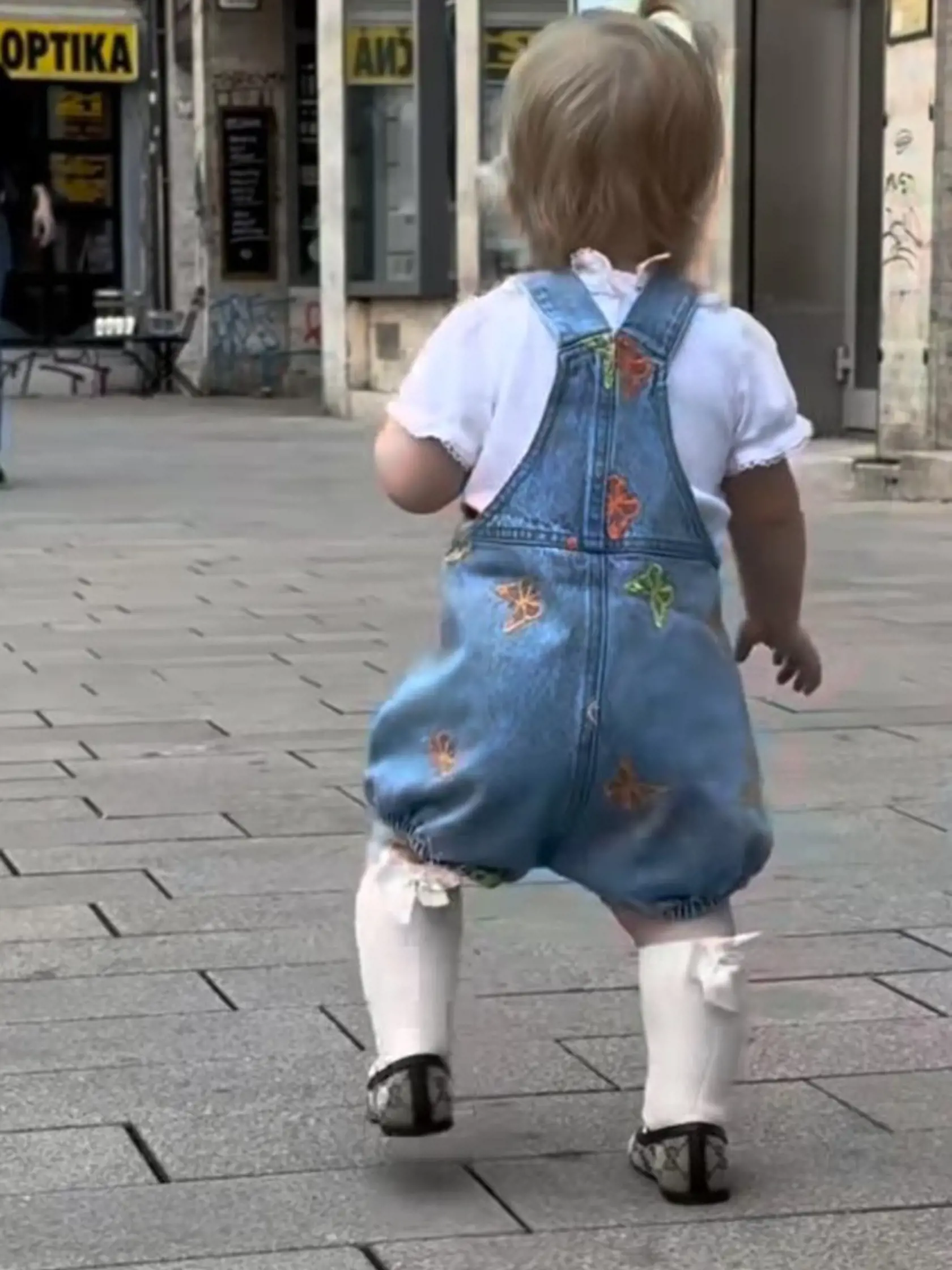 Krstná matka zaobstarala malej Ninke takéto Gucci baleríny.