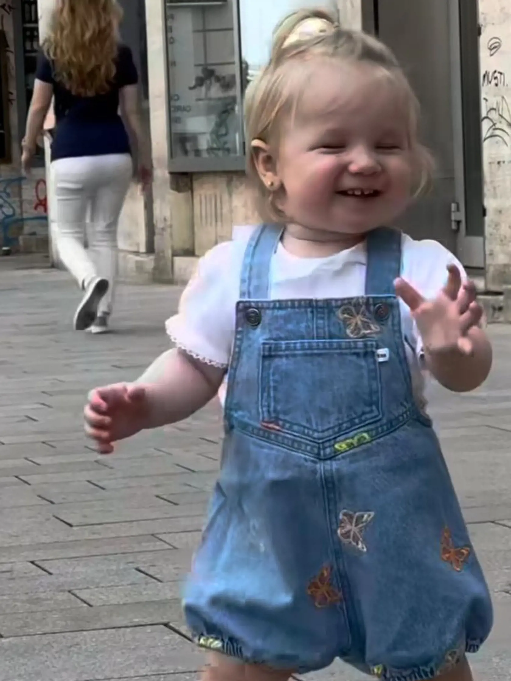Krstná matka zaobstarala malej Ninke takéto Gucci baleríny.