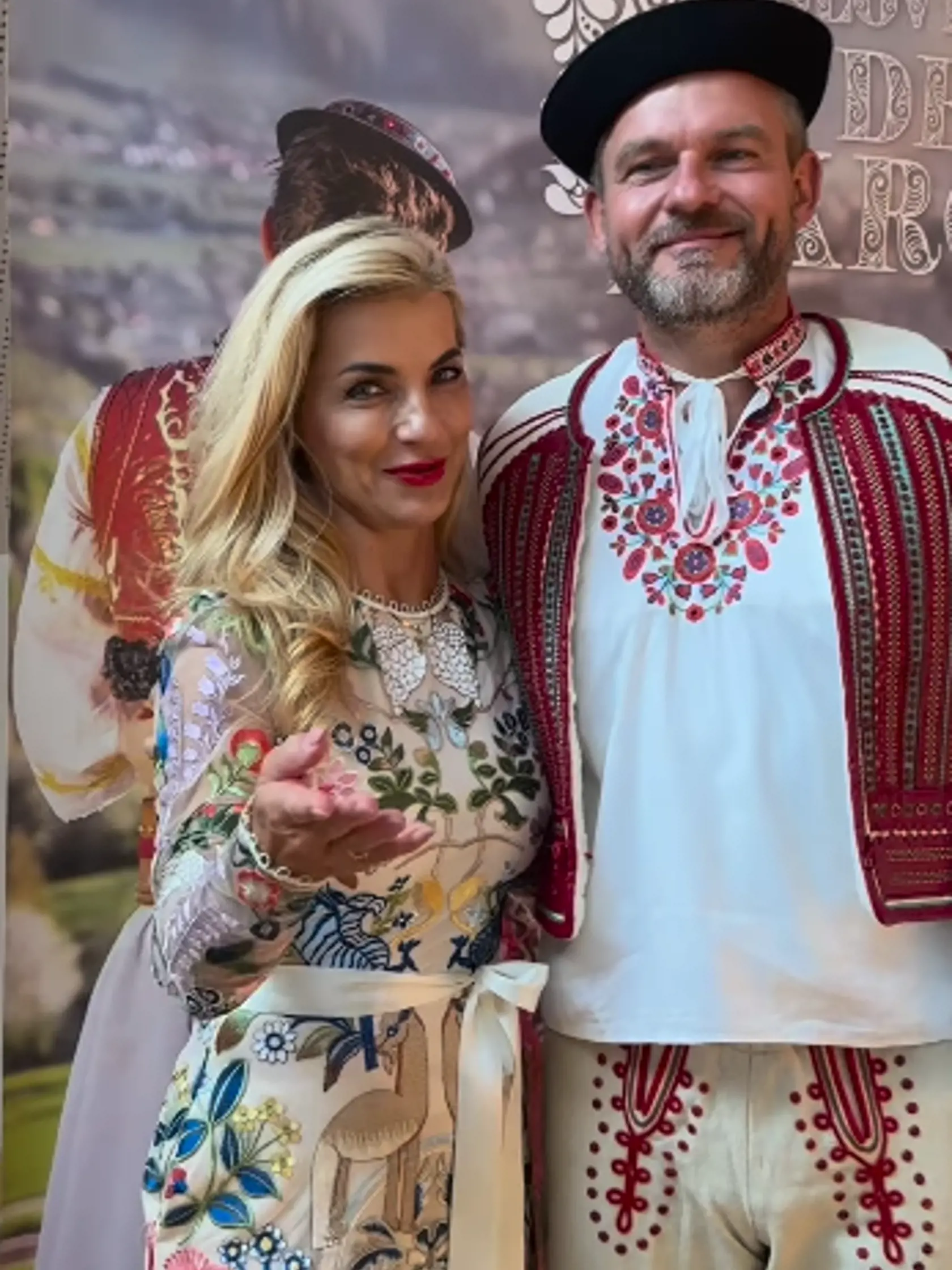 Martina Šimkovičová a Peter Pellegrini počas Slovenského dňa kroja.