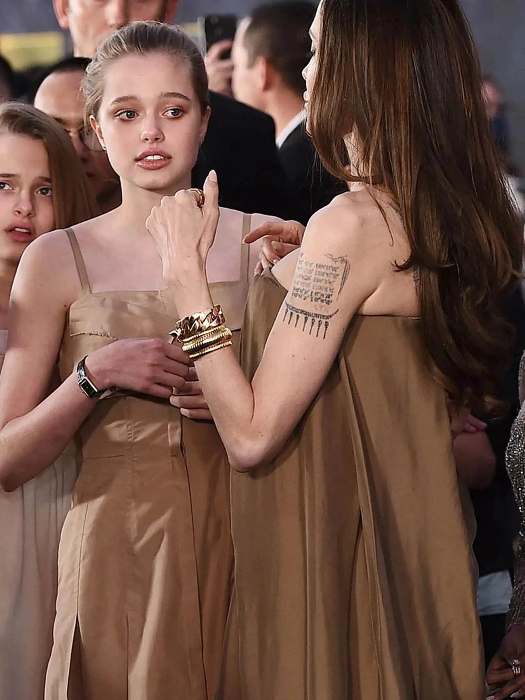 Shiloh Jolie-Pitt na premiére.