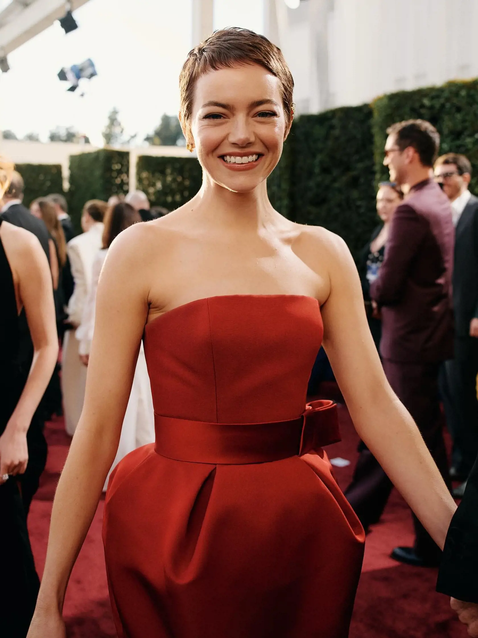 Emma Stone s krátkym účesom.