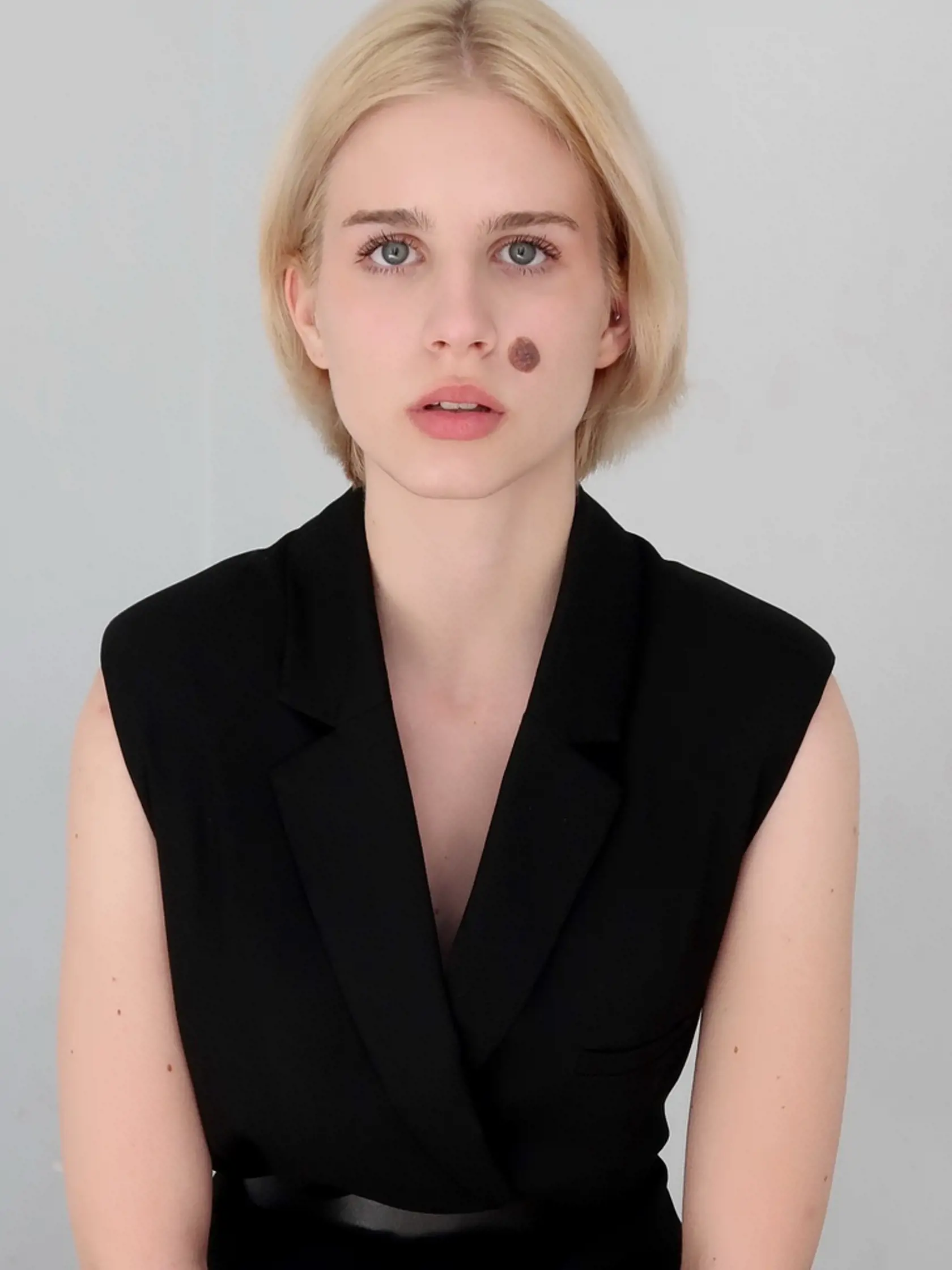 Dcéra prezidentky Emma Čaputová sa skúša presadiť ako modelka.