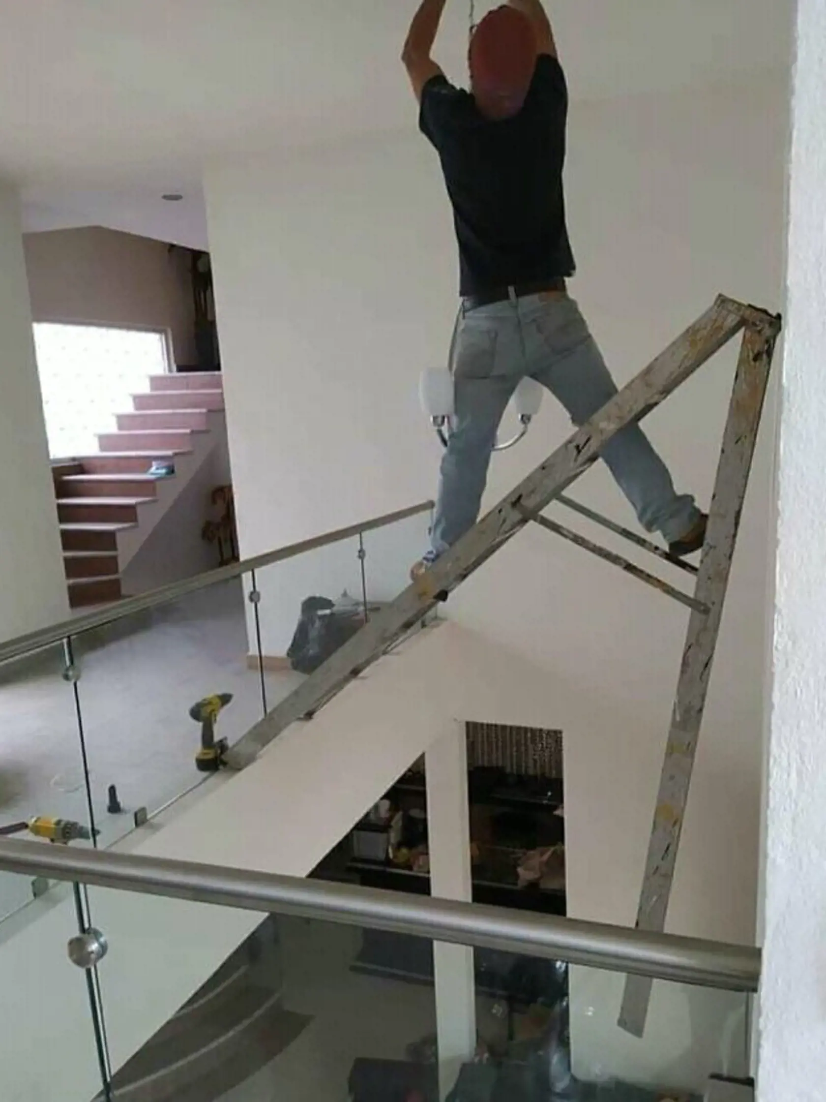 Bezpečnosť na pracovisku? Také nepoznáme!