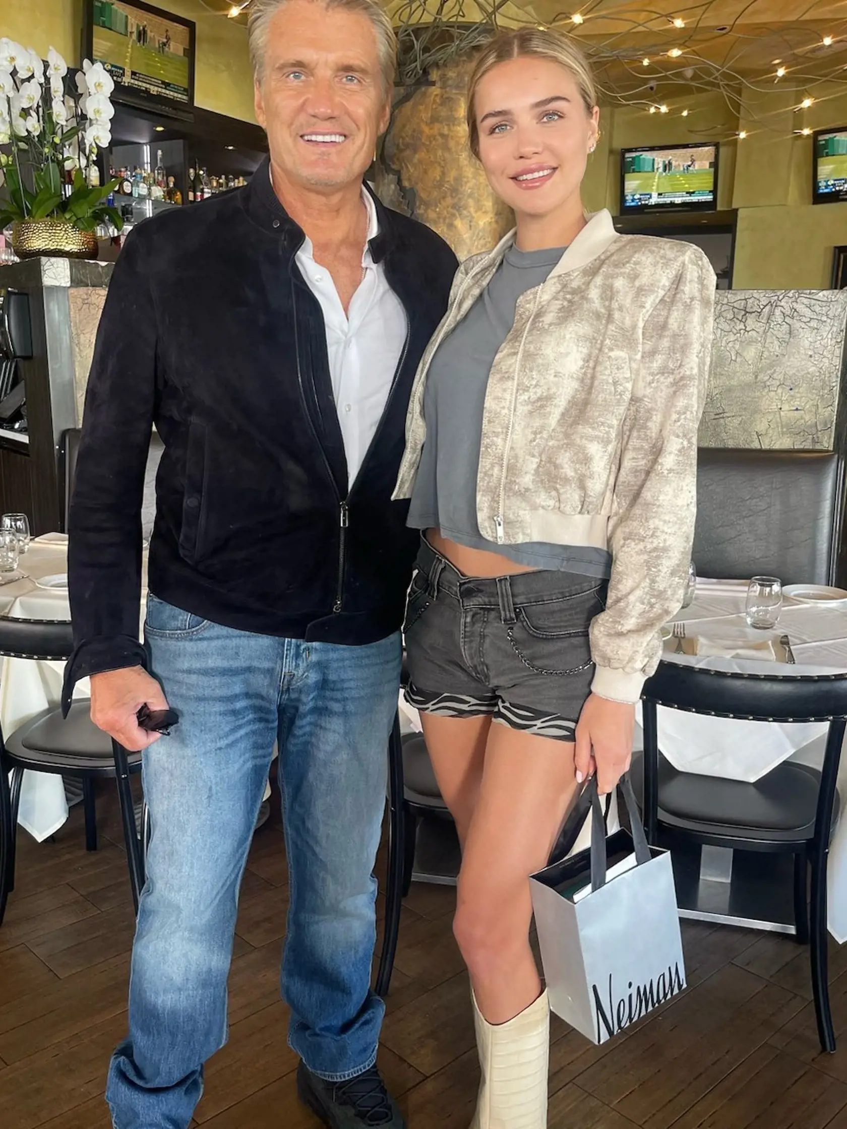 Ako najnovšie informujú viaceré médiá, Dolph a jeho krásna partnerka Emma sa 13. júla zosobášili.