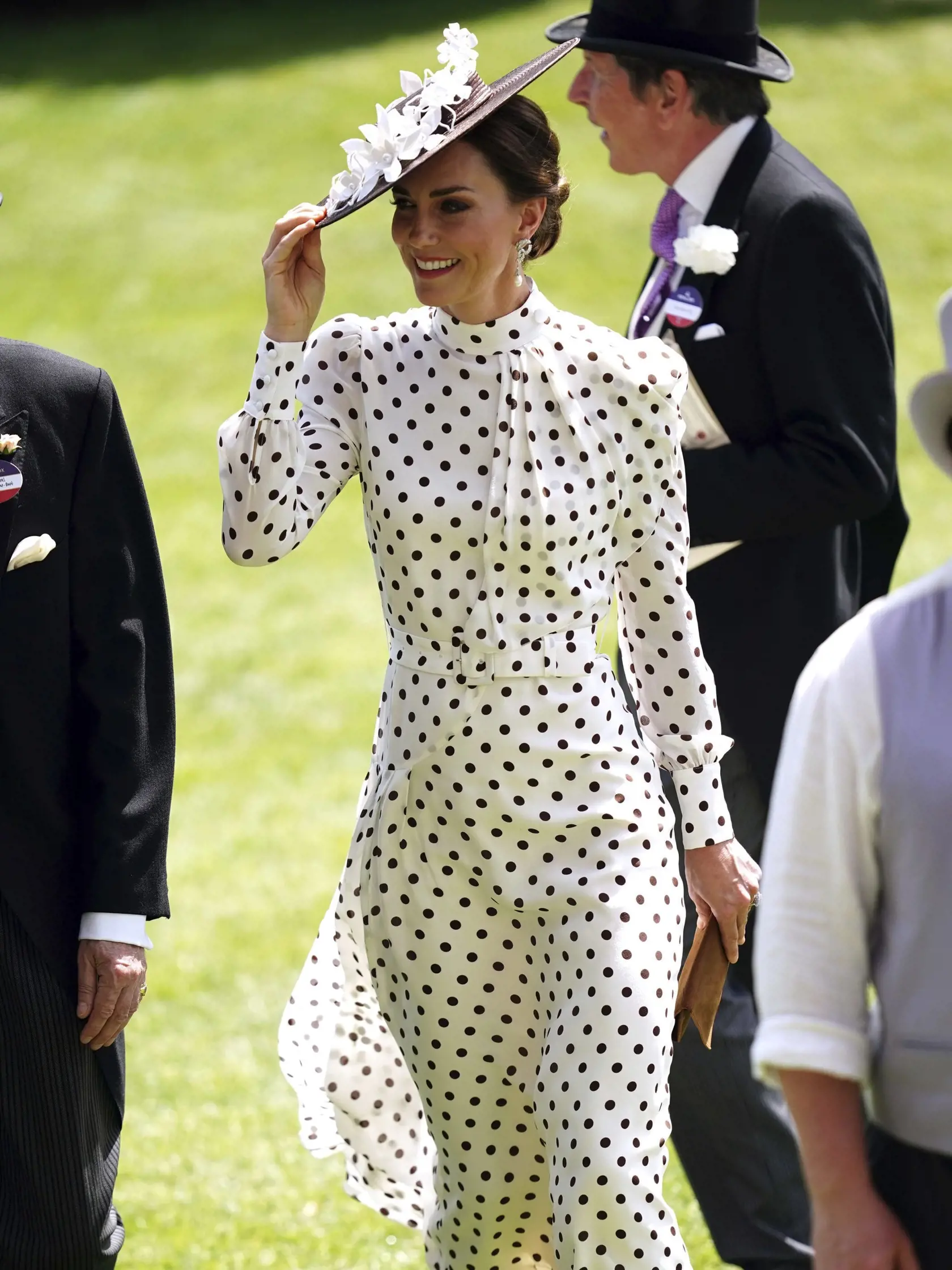 Očarujúca vojvodkyňa Kate sa inšpirovala outfitom princeznej Diany z roku 1988.
