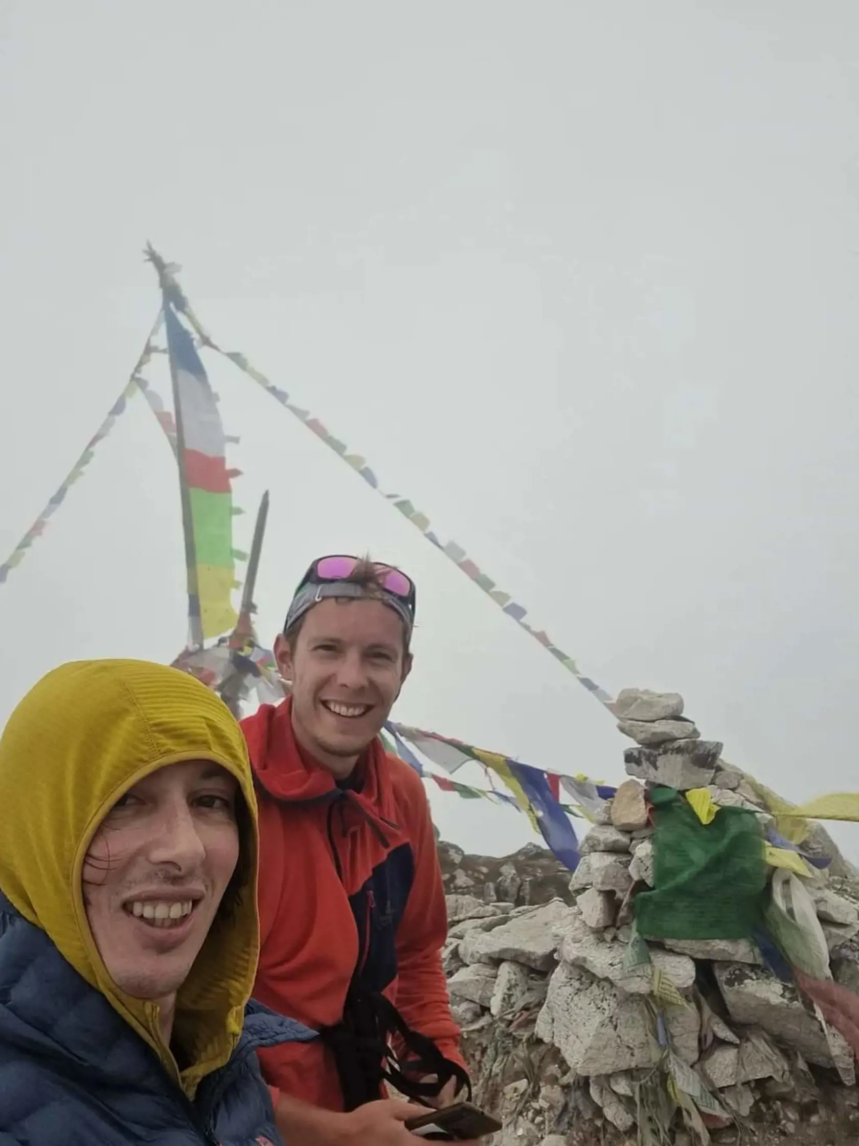 Kamaráti dúfali, že Ondrej prežil pád do trhliny.