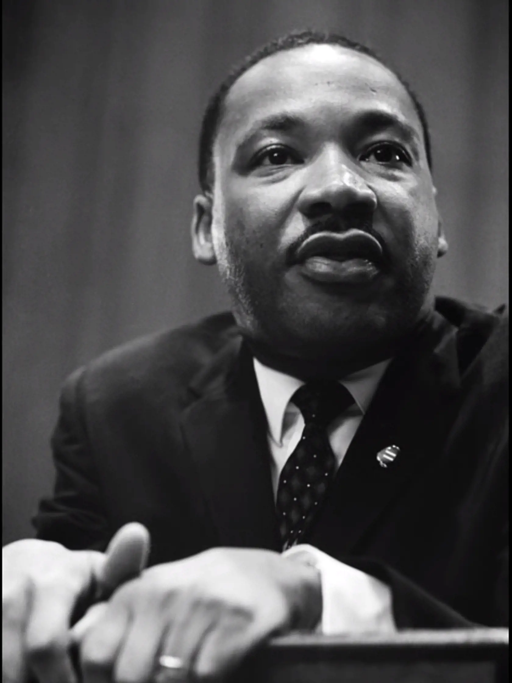 Martin Luther King bol zanieteným bojovníkom za ľudské práva a za svoju snahu bol ocenený aj Nobelovou cenou za mier.