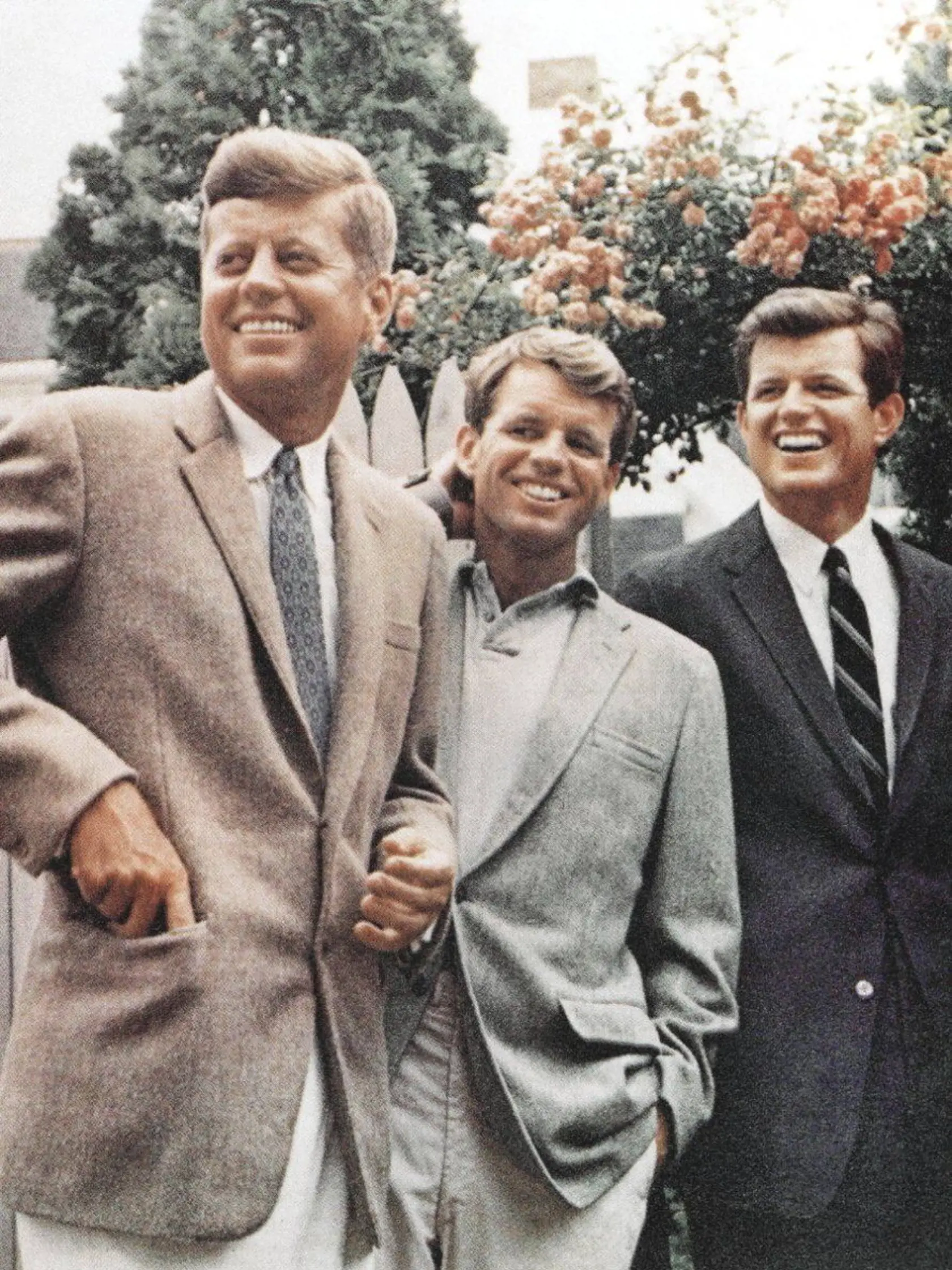 Bratia Kennedyovci - zľava: John F. Kennedy, Robert Kennedy, a Ted Kennedy.