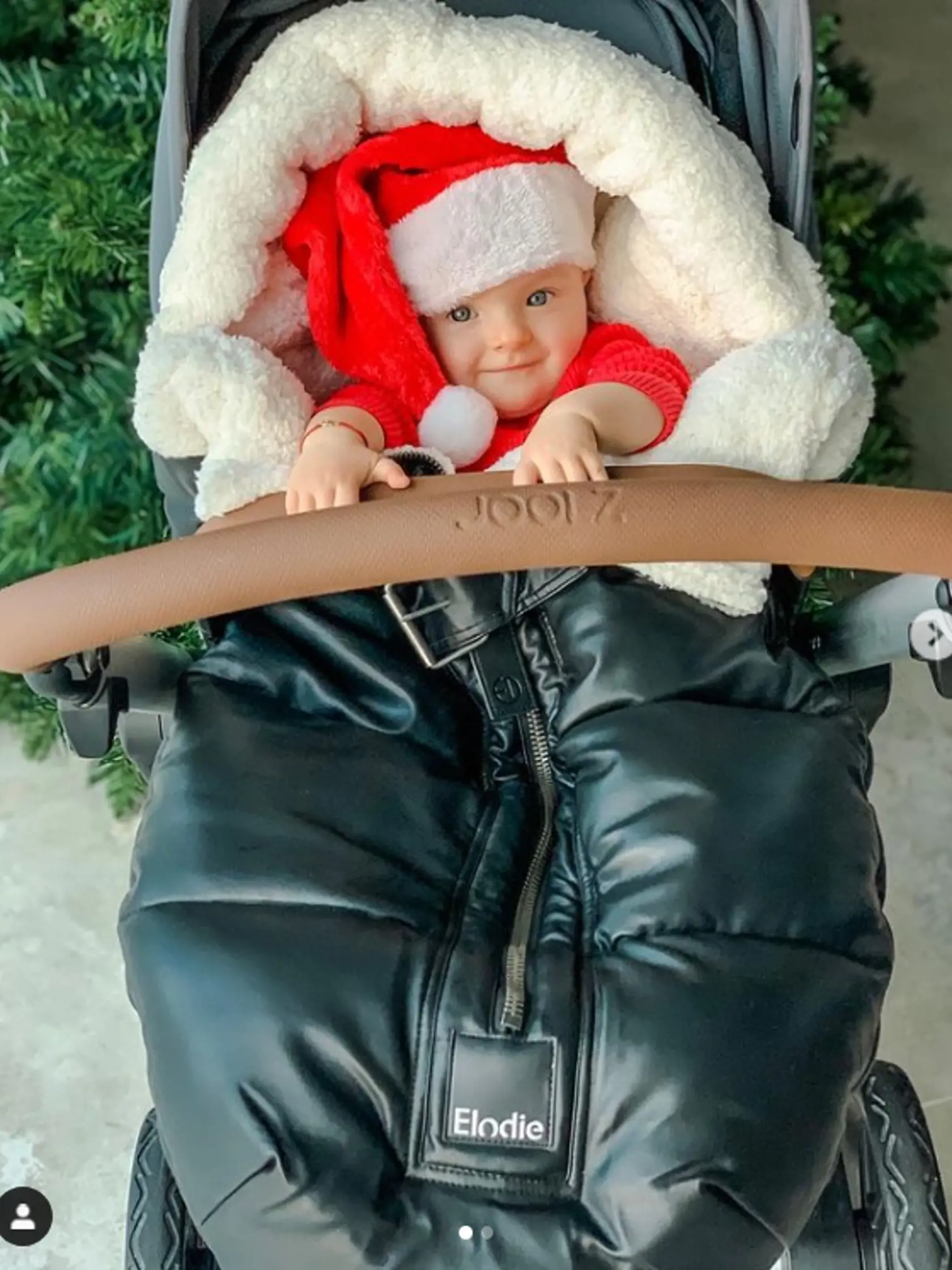 Daniela Nízlová zverejnila vianočné fotky s malou Linduškou. Všimli ste si tento detail? Nielen že to dámam pristane, no dokonca sa na seba aj neskutočne podobajú.