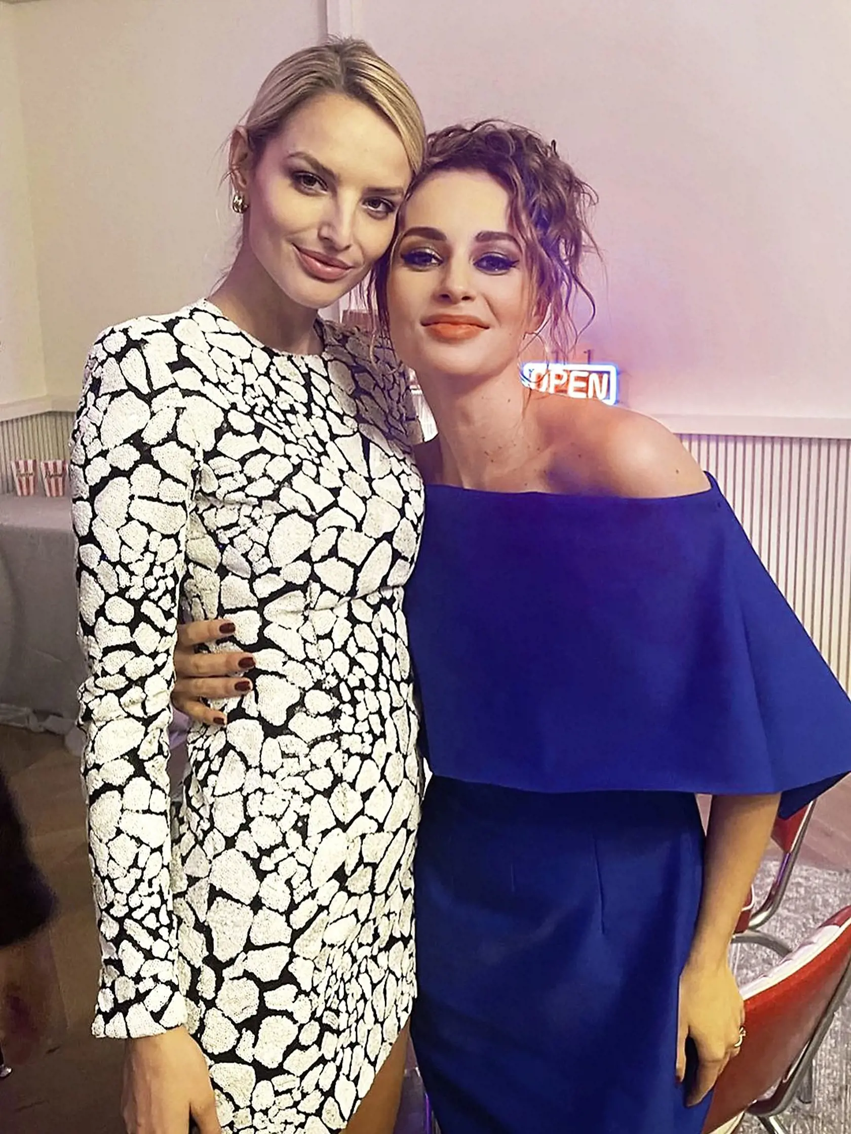 HVIEZDA PÁRTY?
Topmodelka
zverejnila fotografiu so speváčkou Máriou Čírovou.