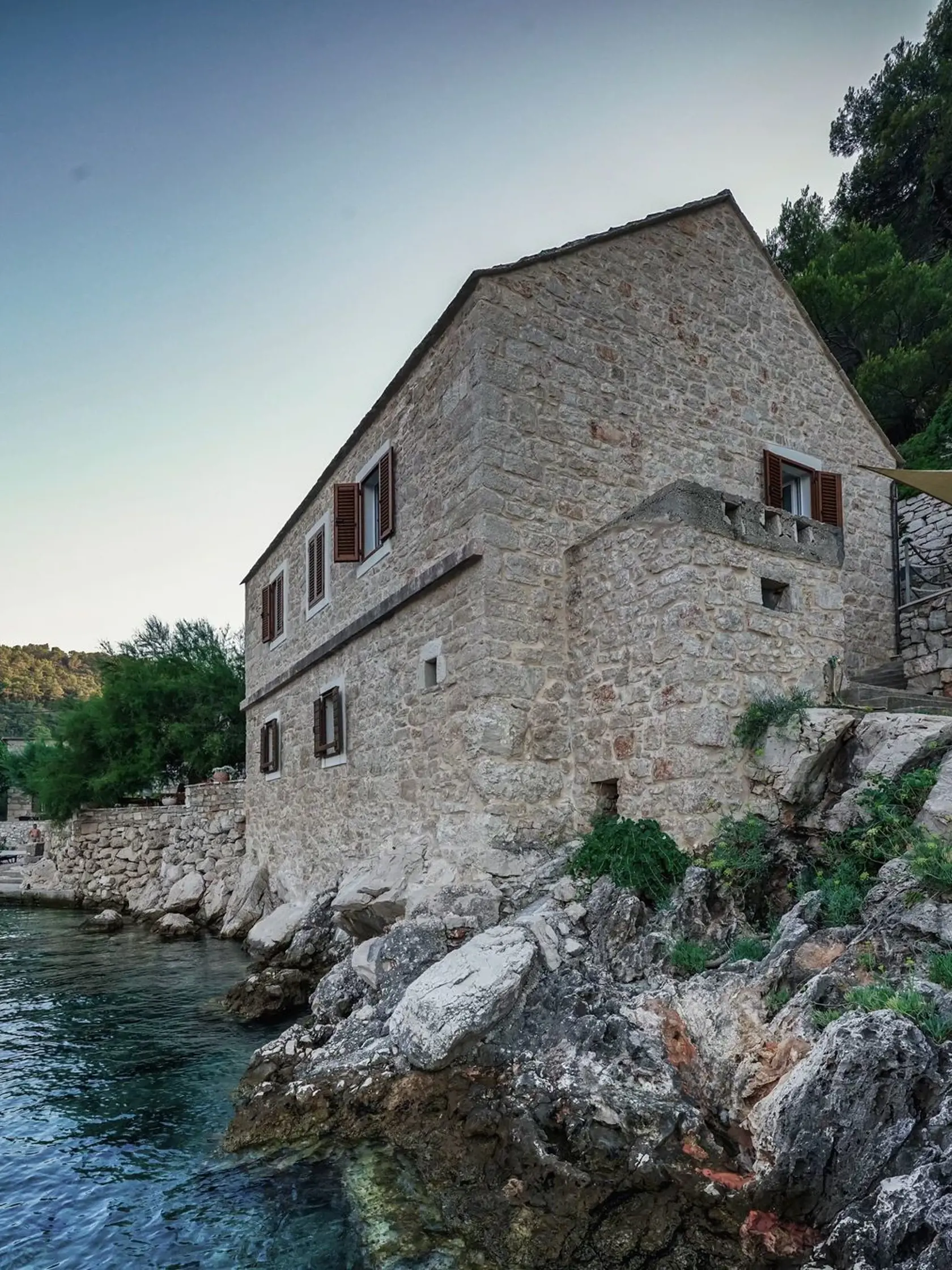 Tento dom sa stal prechodným domovom Michaely Čobejovej a jej rodiny počas dovolenky na ostrove Hvar.