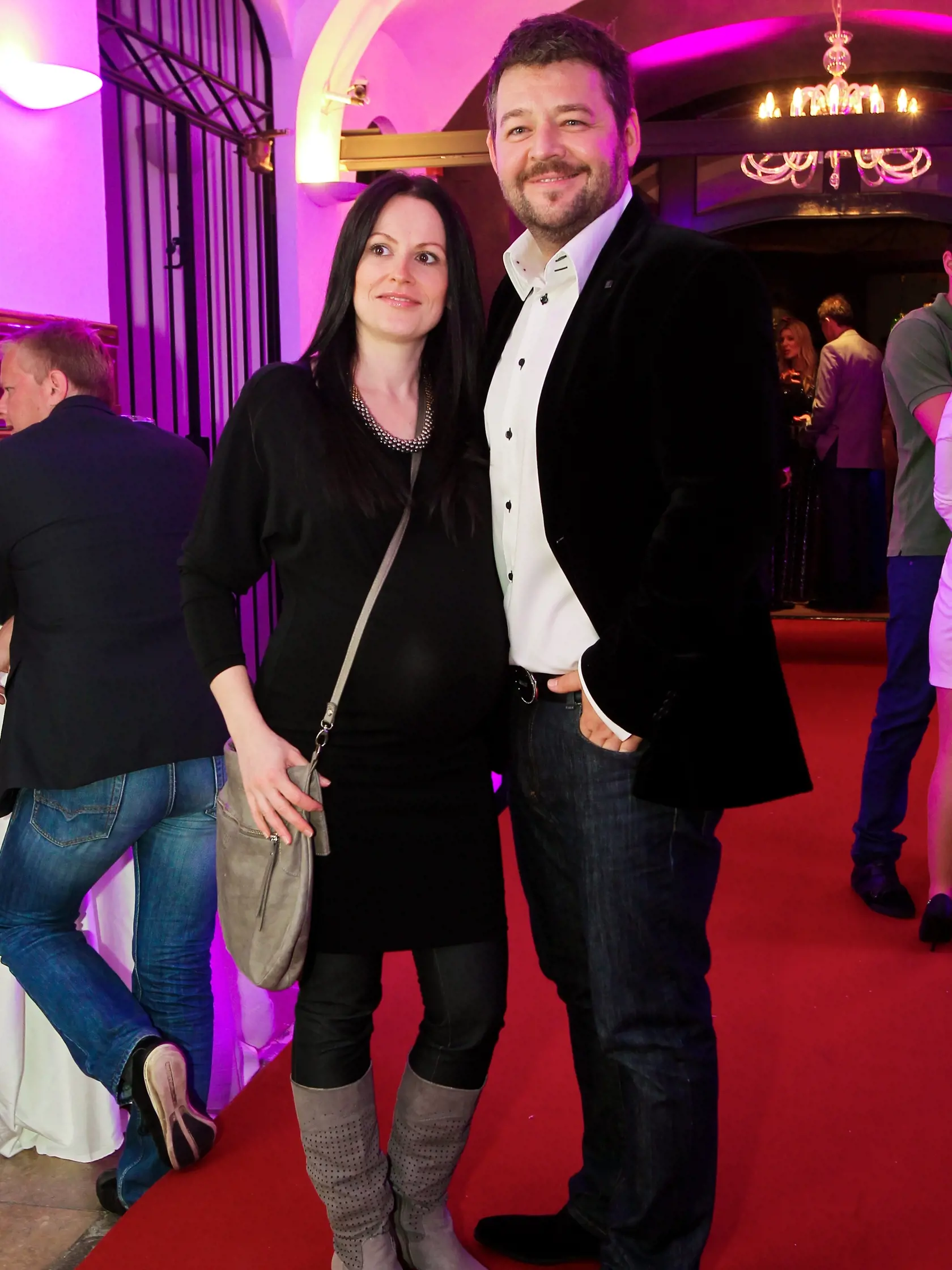 Herec Michal Hudák a jeho partnerka Denisa.