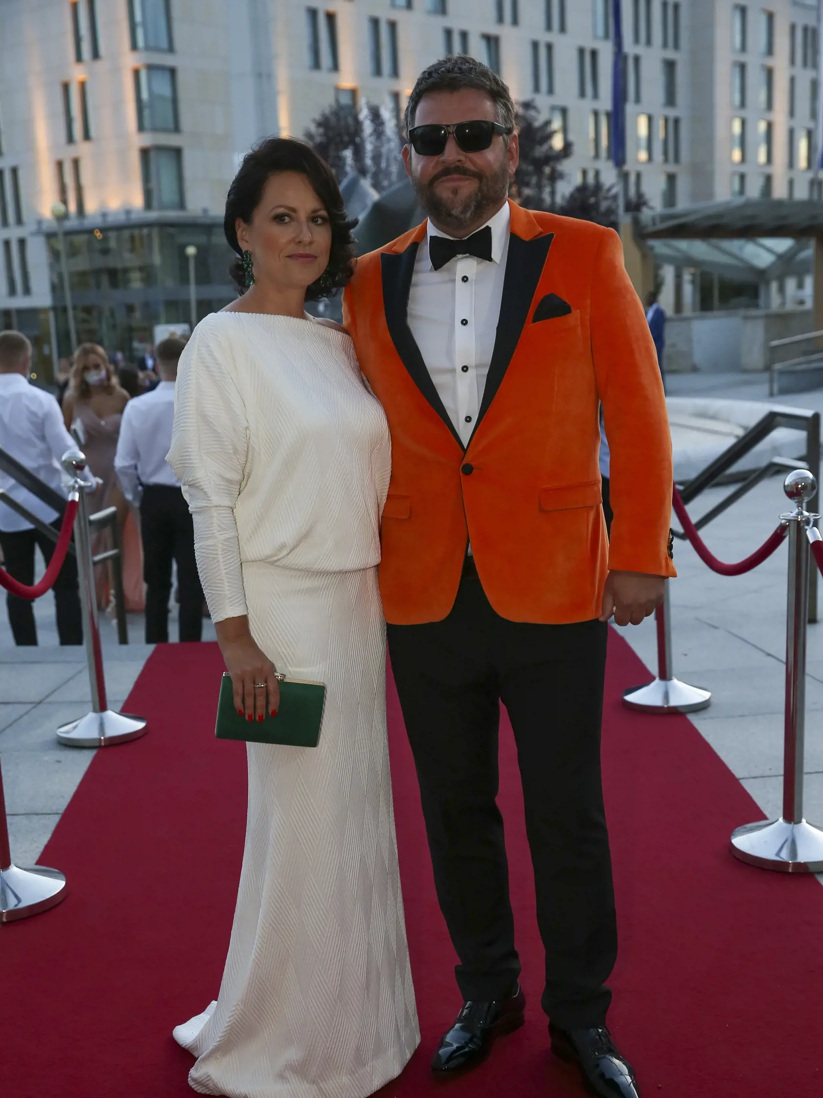Príchody OTO 2020. 
Na snímke moderátor Michal Hudák s partnerkou.
