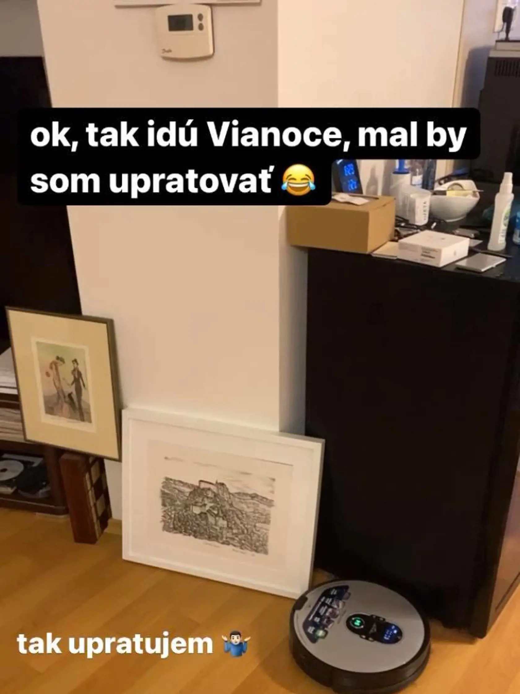 Juraj Šeliga je skutočný muž činu! Na sociálne siete pravidelne postuje to, že domáce práce mu vôbec nesmrdia!