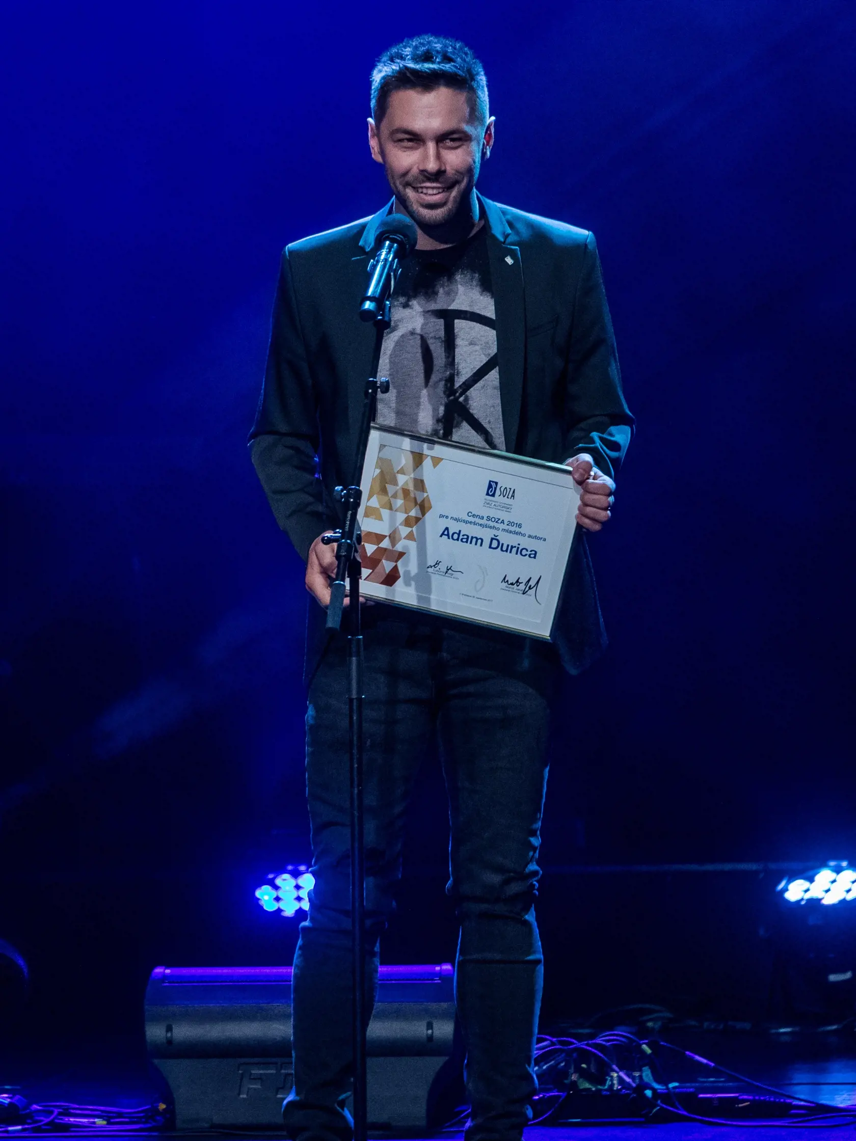 Na snimke Adam Durica pocas slavnostneho odovzdavania cien SOZA 2017.