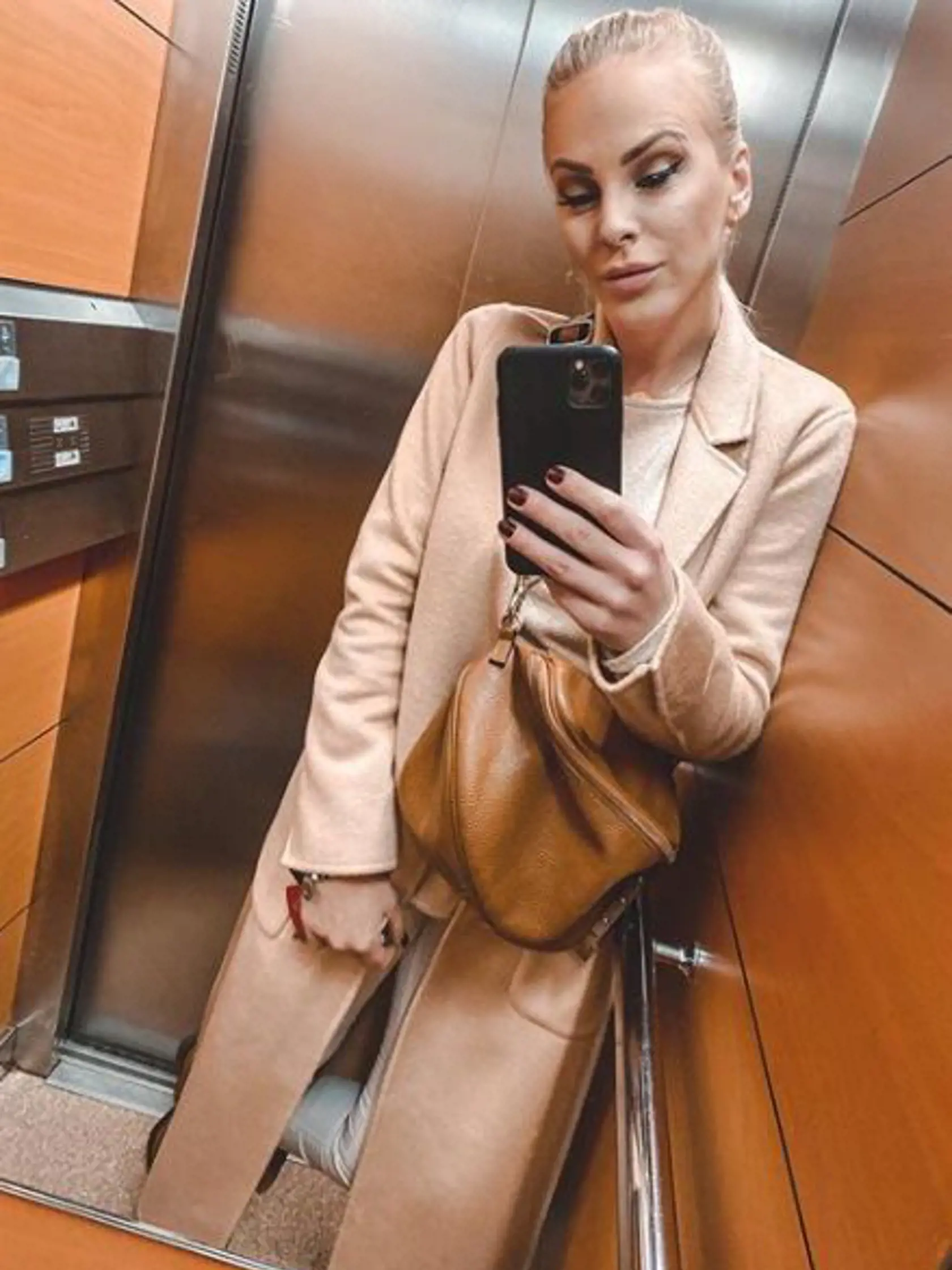 Aj speváčka Barbora Balúchová obľubuje svetlé odtiene.