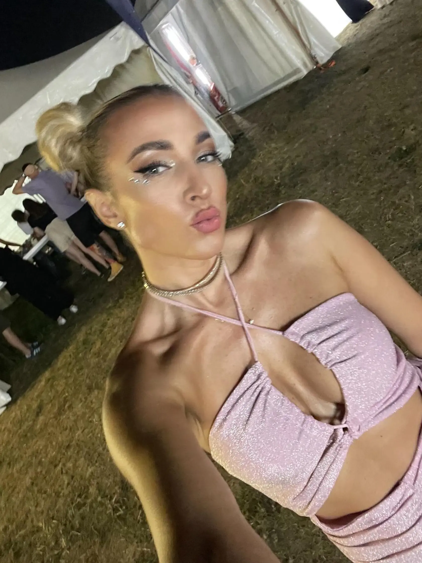 Festival Lovestream prilákal mnohé známe tváre. Na snímke moderátorka STVR SImona Simanová.