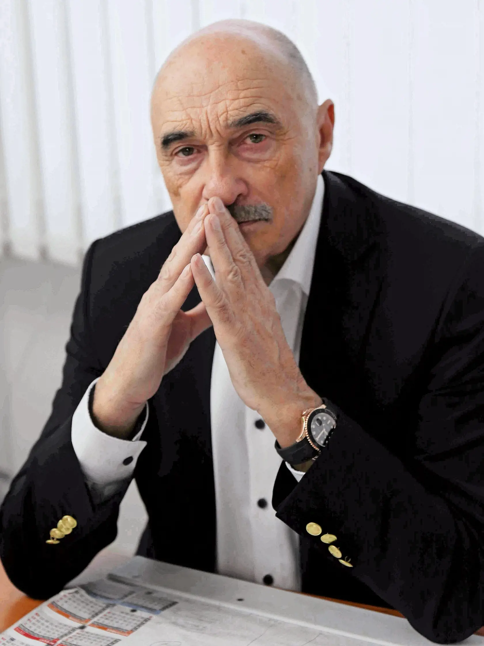 Miroslav Bödör: Žije v tomto rozsiahlom bungalove v Nitre. Kamery nesmú chýbať.