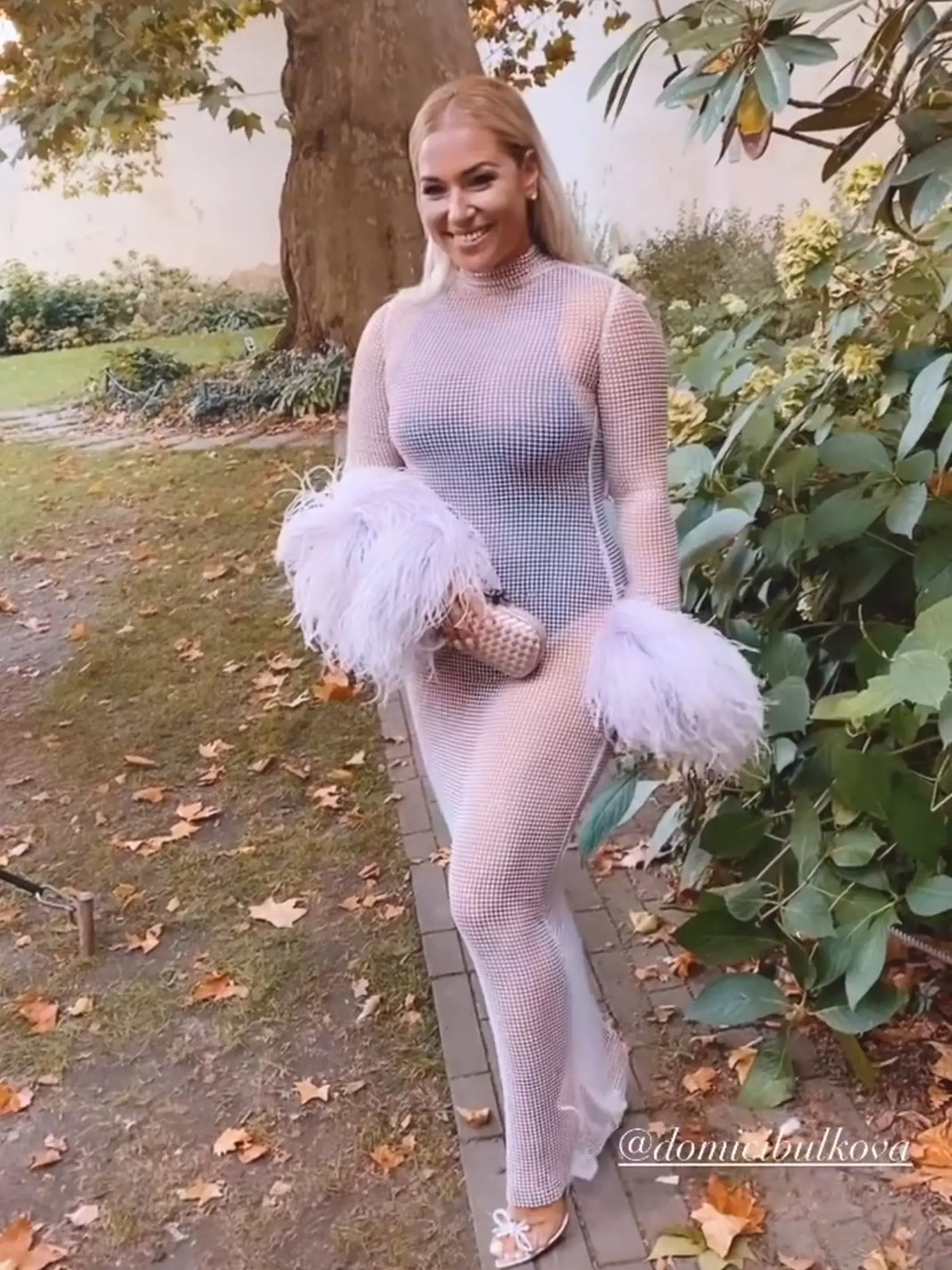 Dominika Cibulková je známa svojou extravagantnosťou, no v pondelok v Prahe posunula svoj štýl ešte o level vyššie.