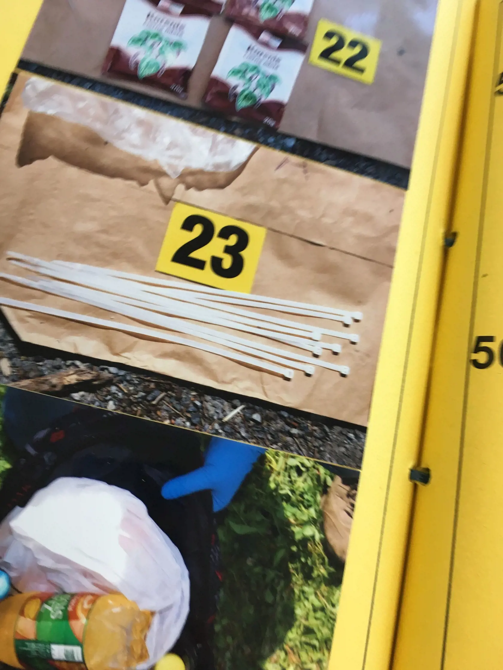 Vybavenie: Toto mal Čurko v batohu, keď sa chystal zabiť Švajčiara Markusa.