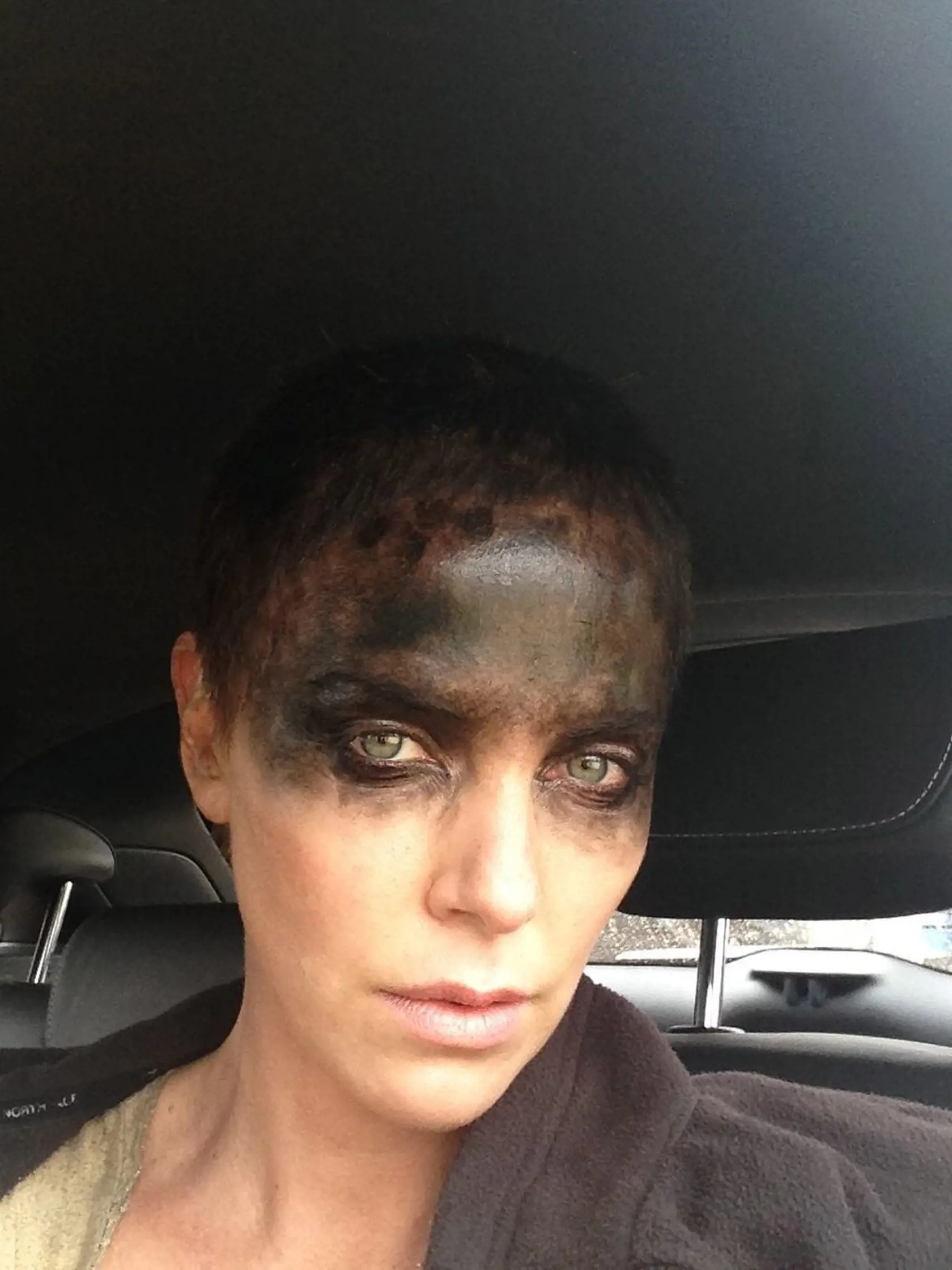 Charlize Theron vo filme Mad Max