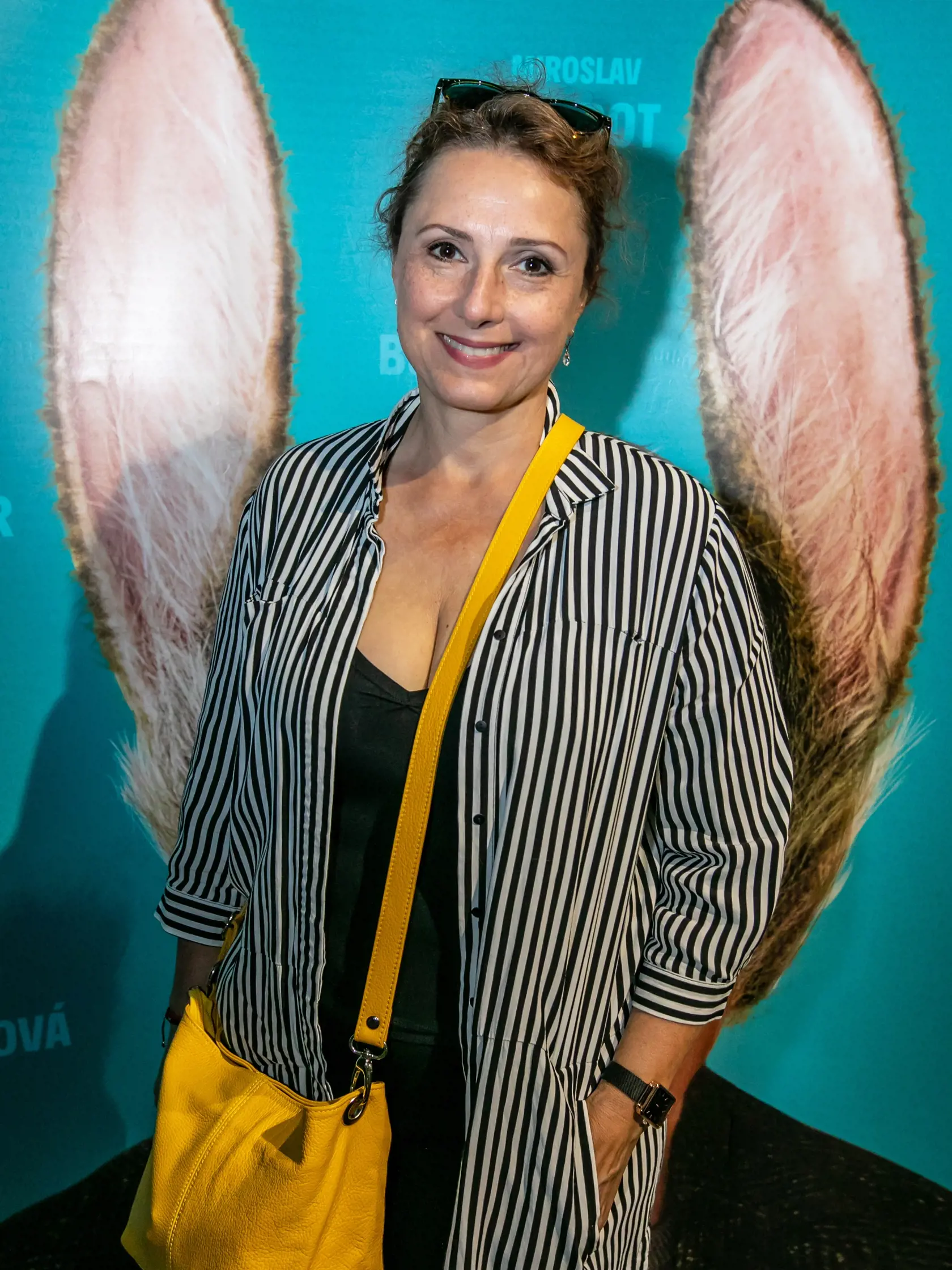 Na snímke sú príchody do kina v Bory maall na premiéru filmu: Muž so zajačími ušami. 