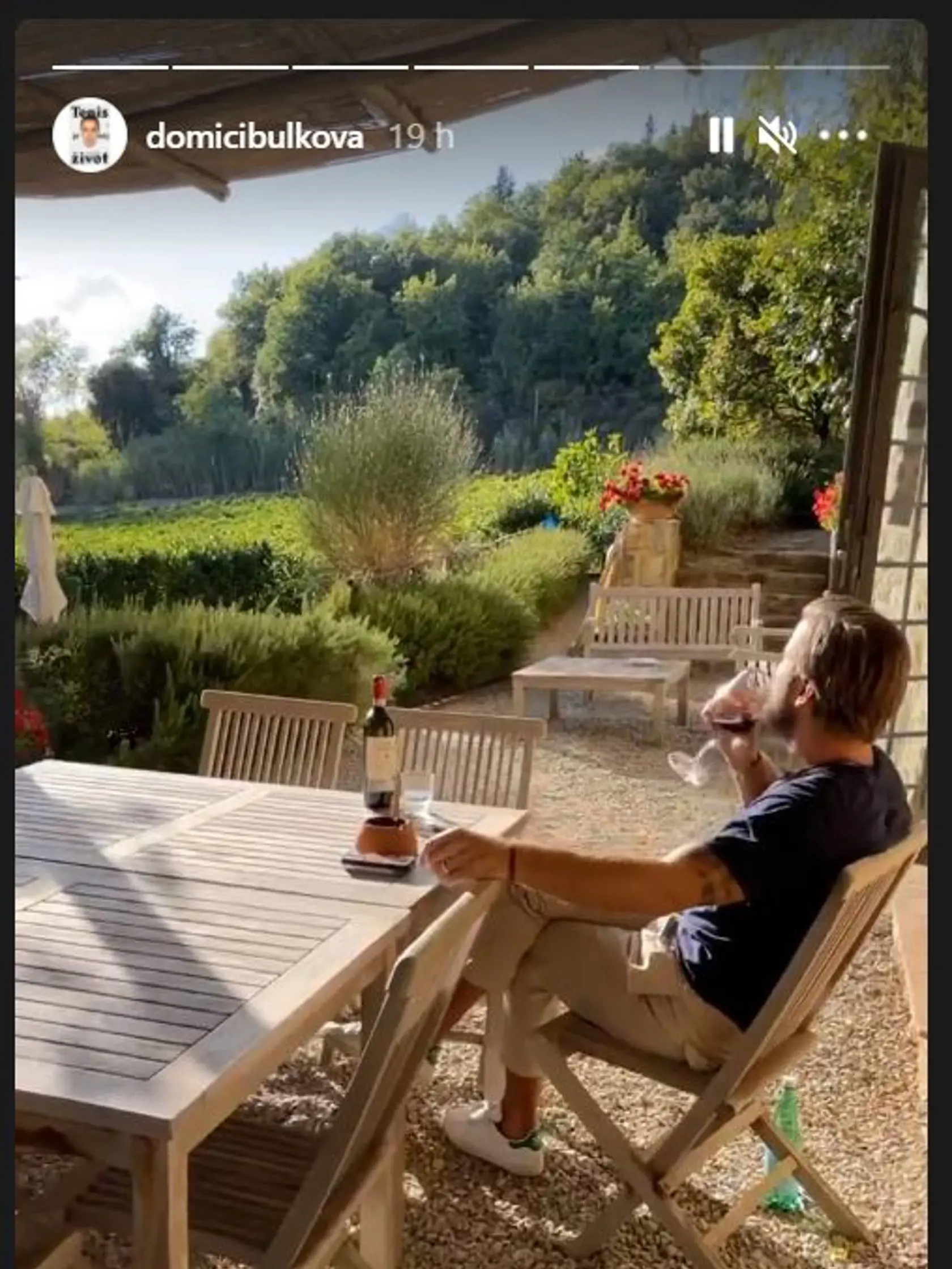 Cibulková v deň lúpeže zdieľala na Instagrame zábery z Toskánska, kde podľa všetkého odletela s rodinou.