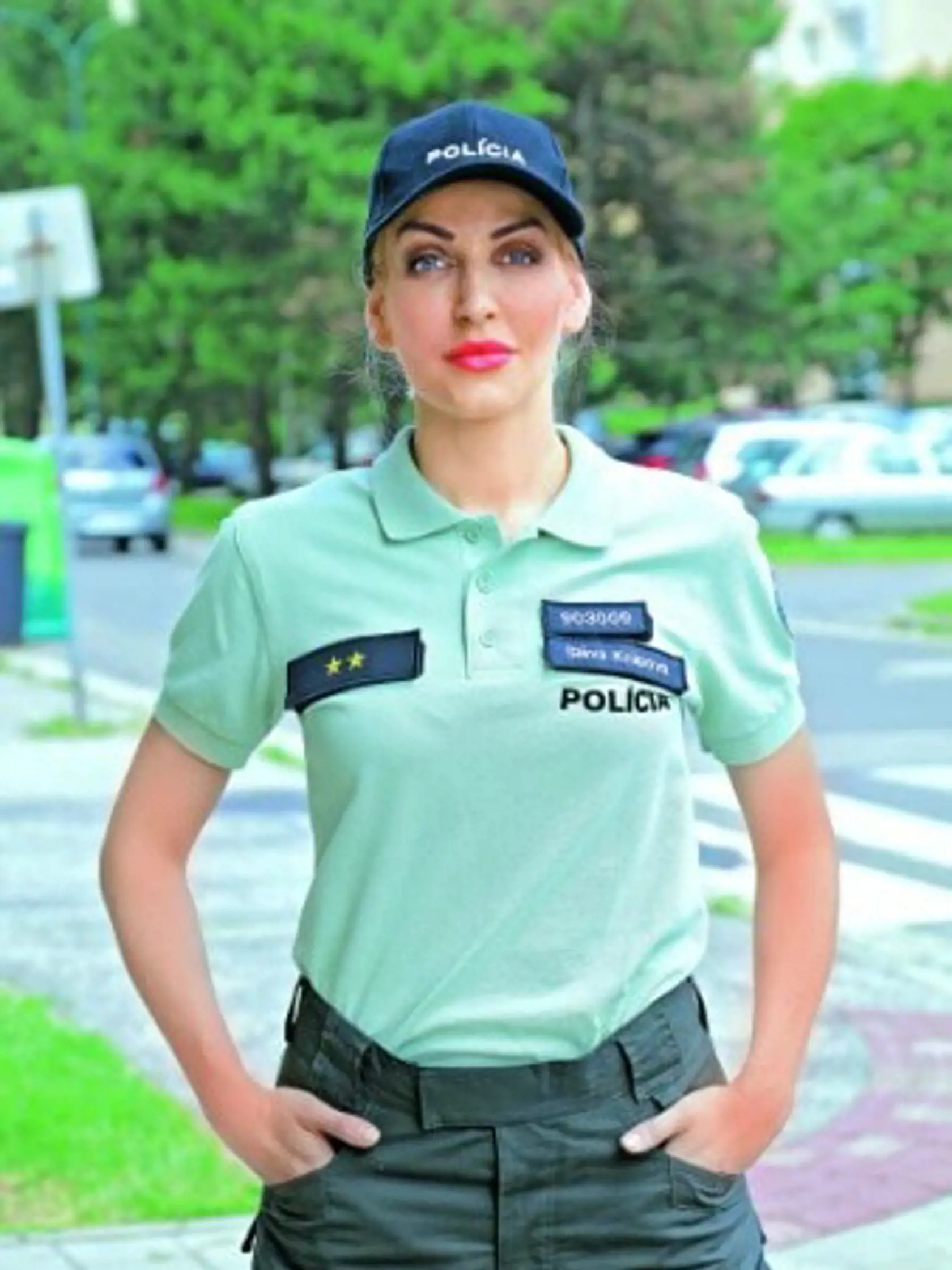 Slávka Daubnerová ako poručík S. Krúpová.