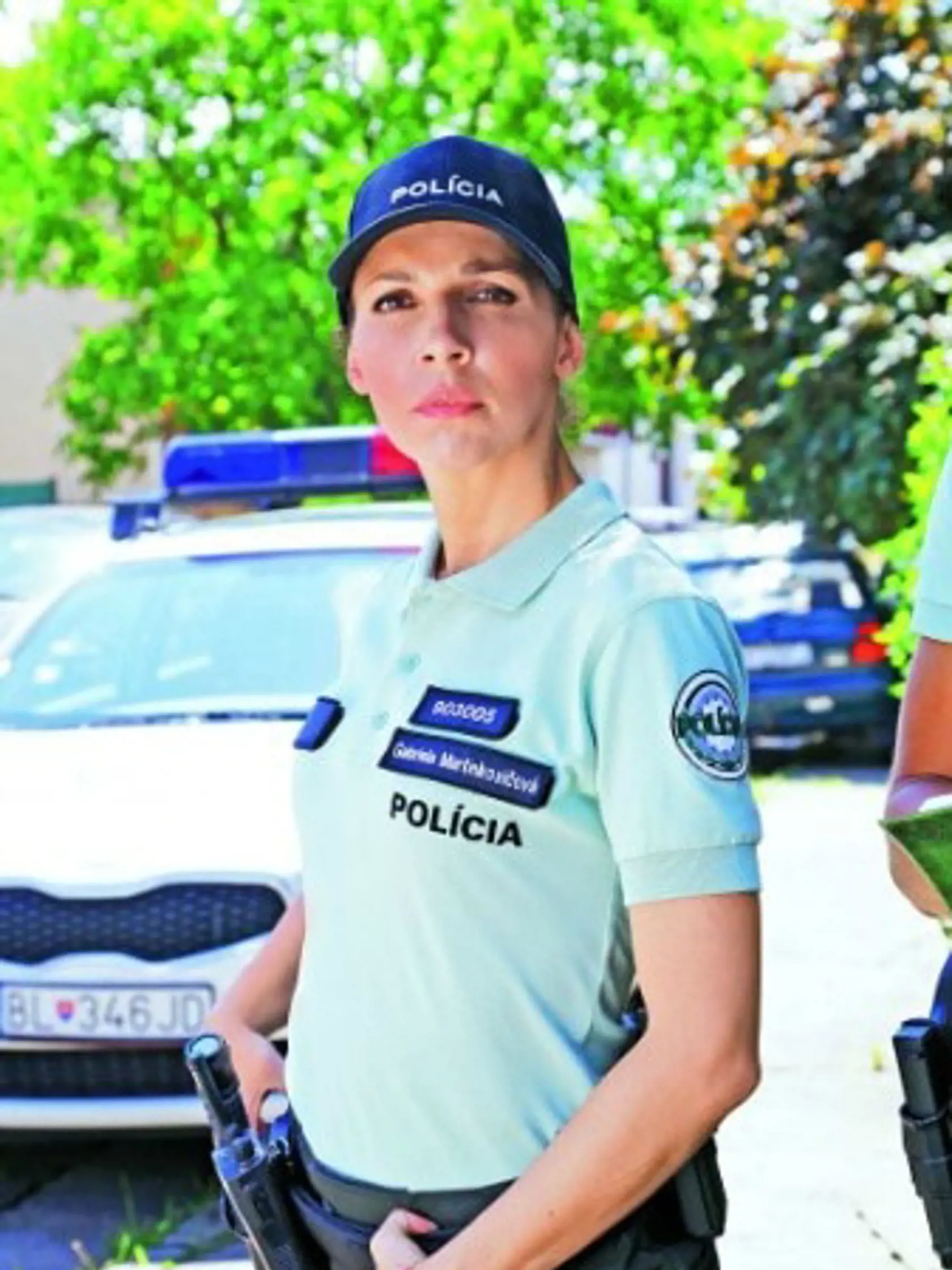 Gabika Csinová ako podporučík G. Martinkovičová.
