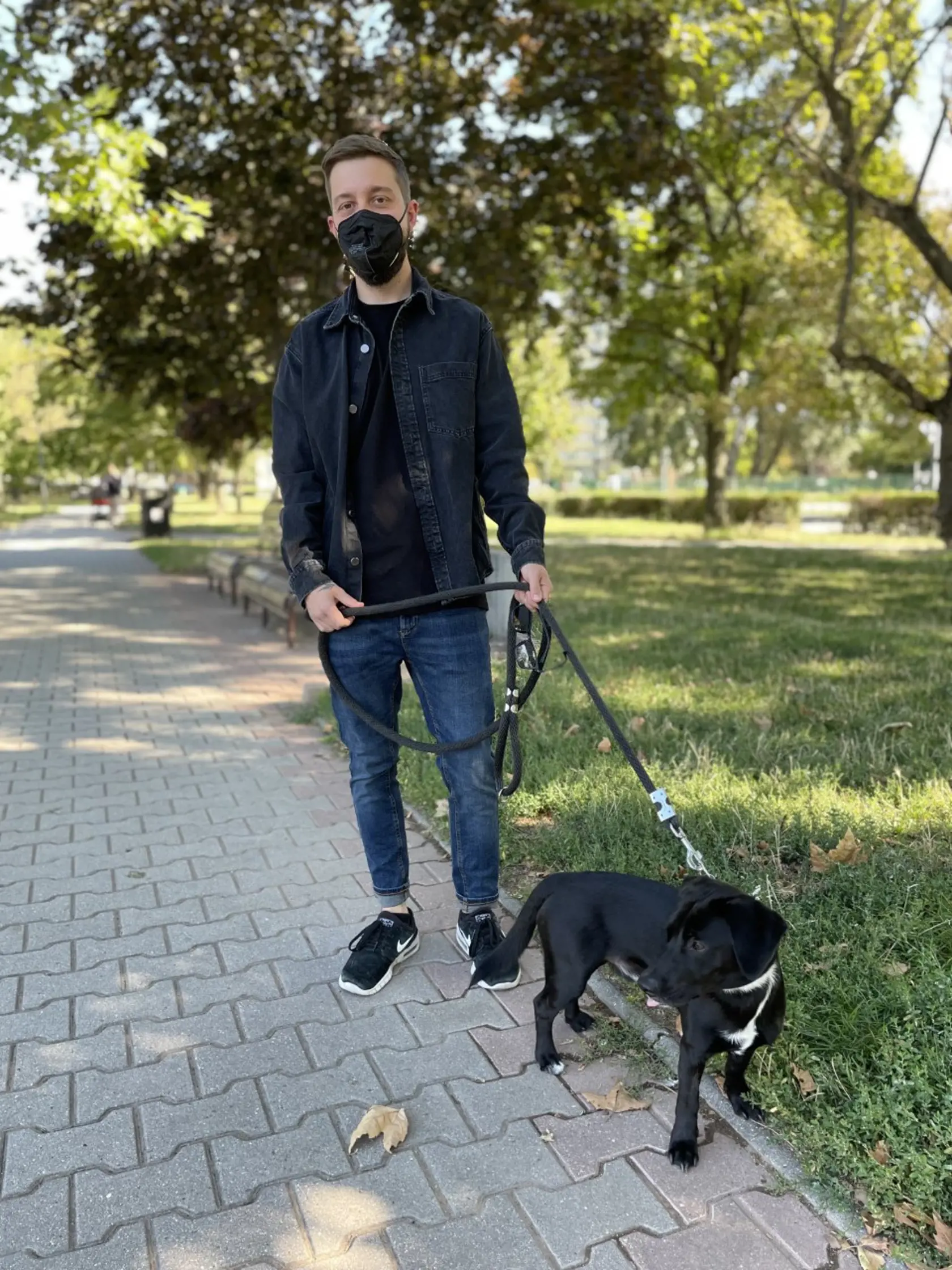 Marek (34), Bratislava: Peniaze si odkladám na bežný účet. Síce mám sporiaci účet, ale príliš ho nevyužívam. Teda, mám na ňom peniaze, ale keď ich náhodou potrebujem, tak si ich odtiaľ beriem preč. Čo sa týka finančnej rezervy, momentálne som v situácií, kedy som bol dosť dlho PN. Odhadujem to tak na jeden mesiac.