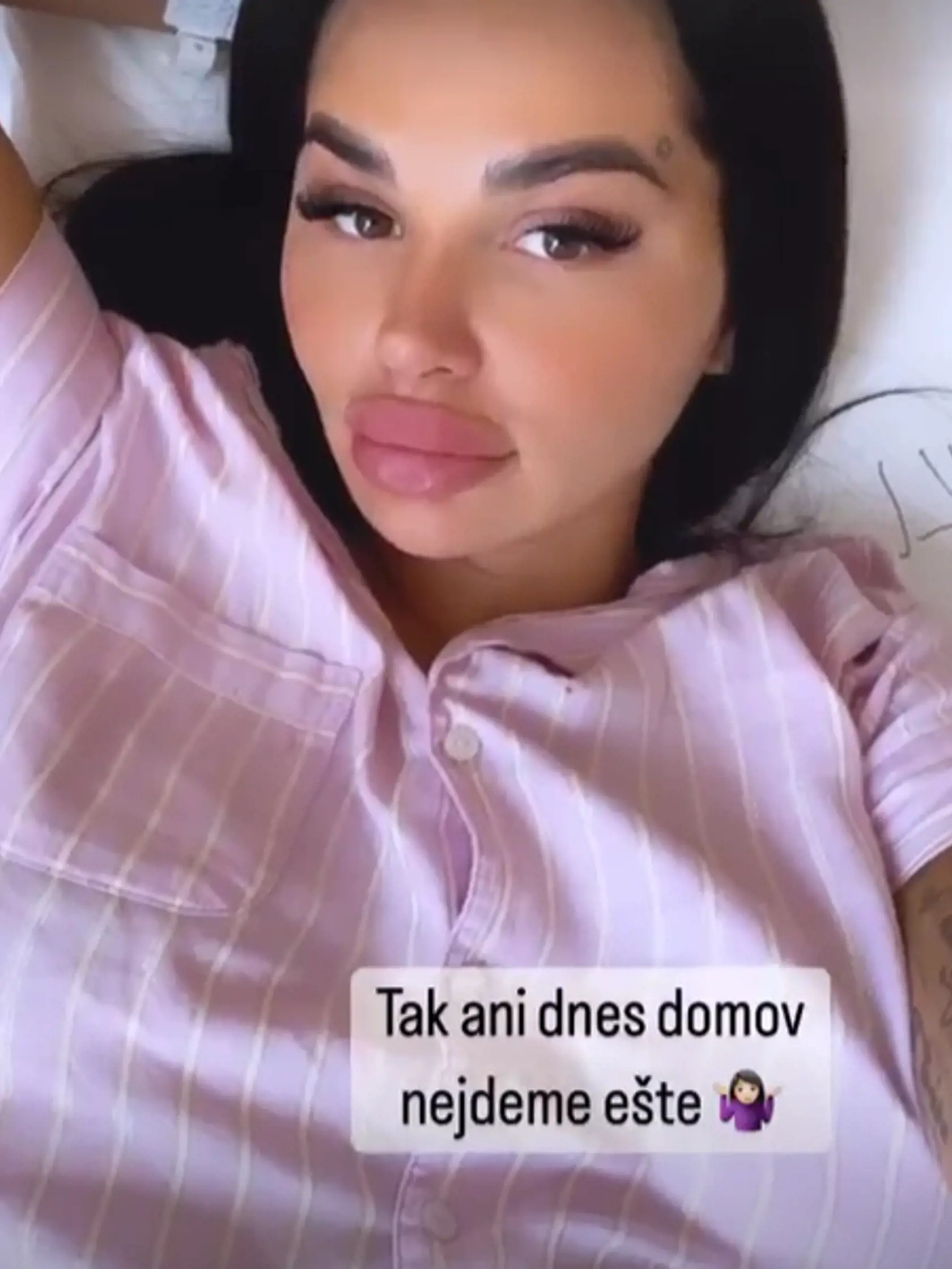 Tehotná Plačková v nemocnici.