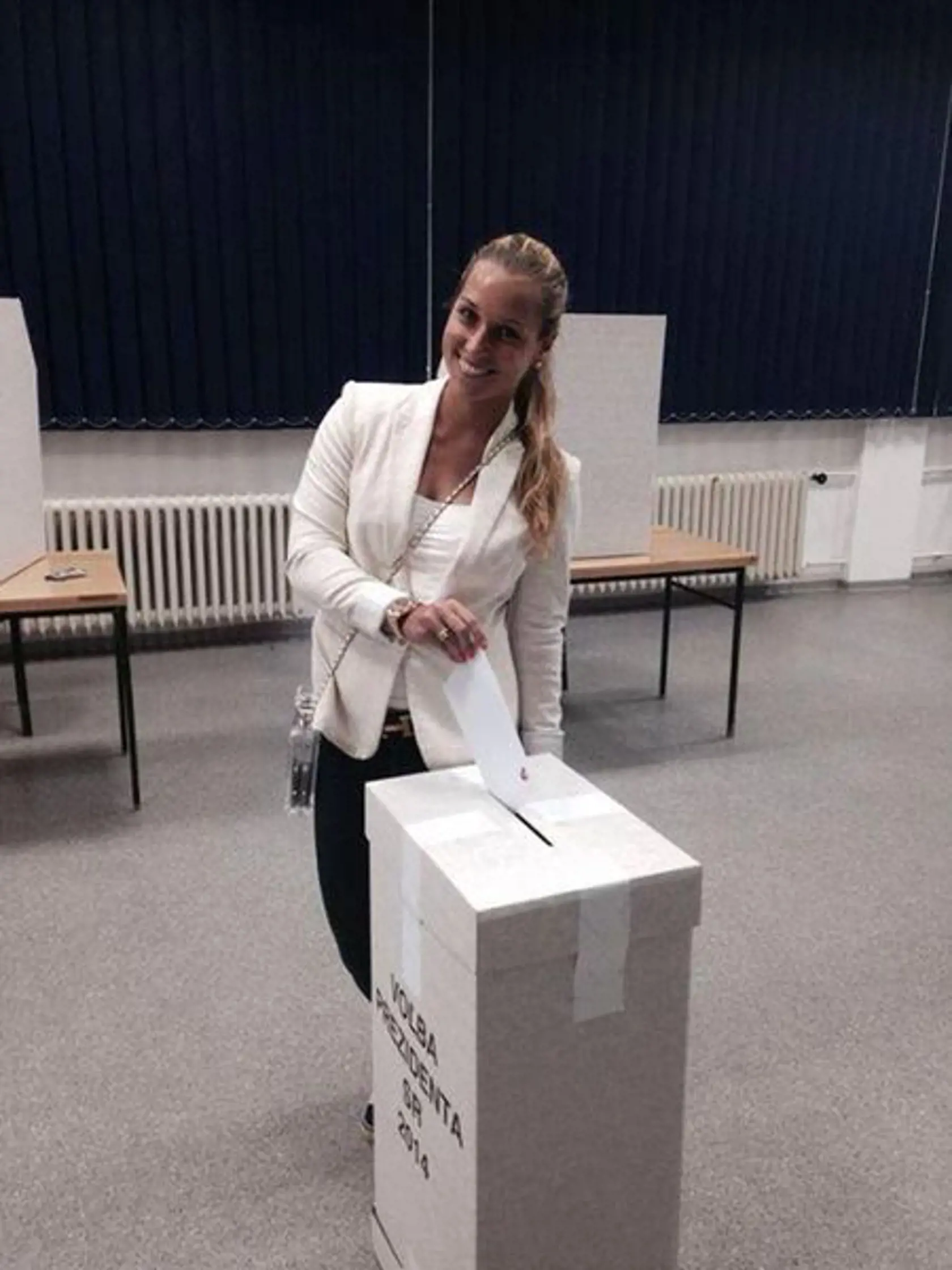 Druhé kolo prezidentských volieb 2014: Aj Dominika Cibulková chce rozhodnúť o budúcnosti krajiny.