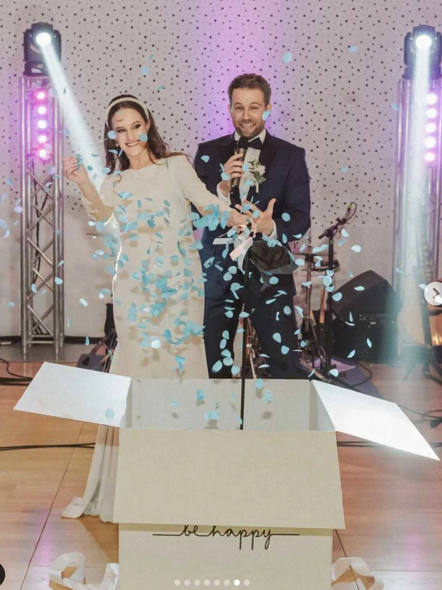 Tomáš zverejnil profi zábery z ich veľkého dňa
