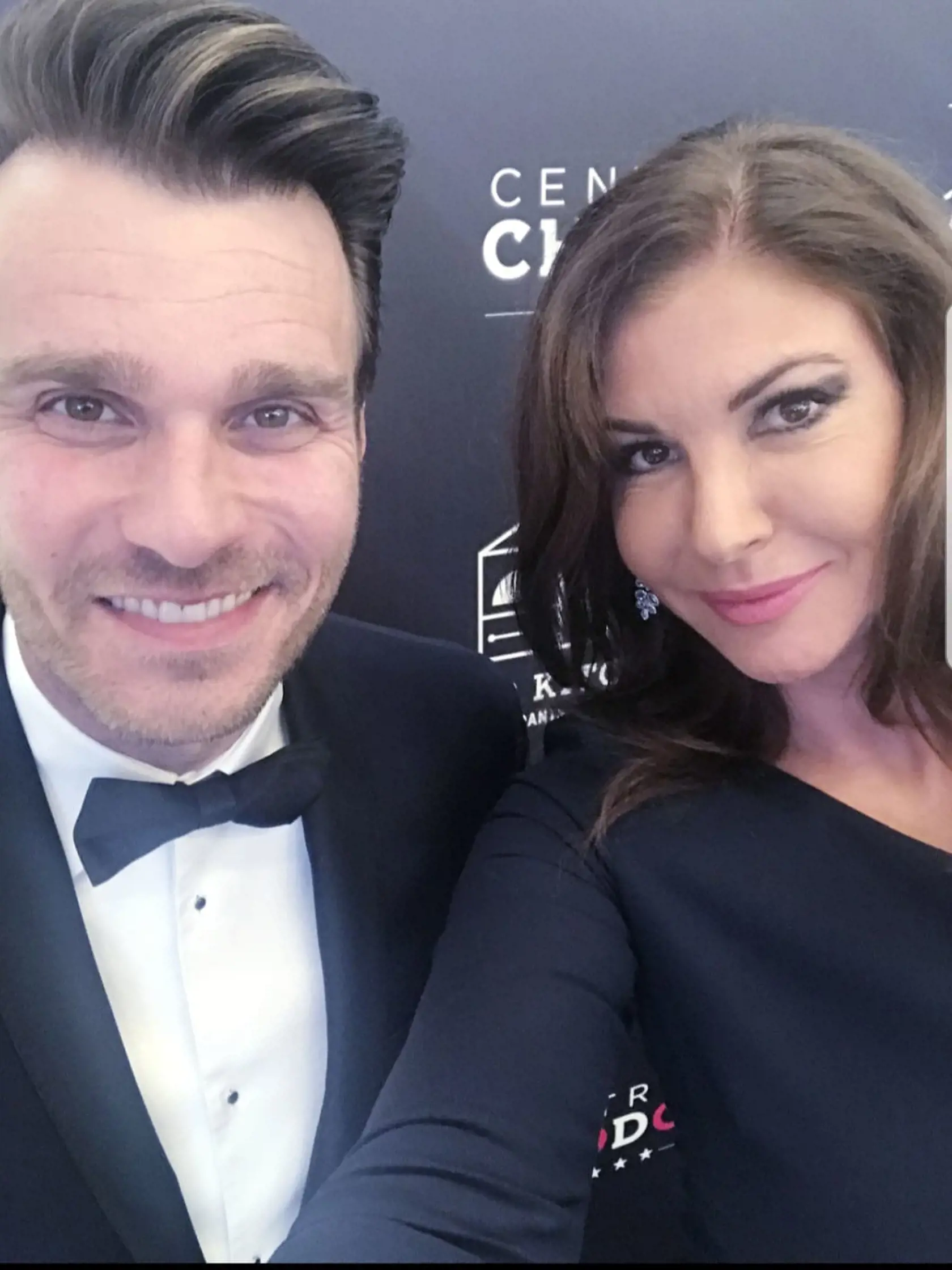 Milovník krásnych žien, český moderátor, herec a spevák Leoš Mareš si nenechal ujsť príležitosť spraviť si selfie s Andreou Tatarkovou.