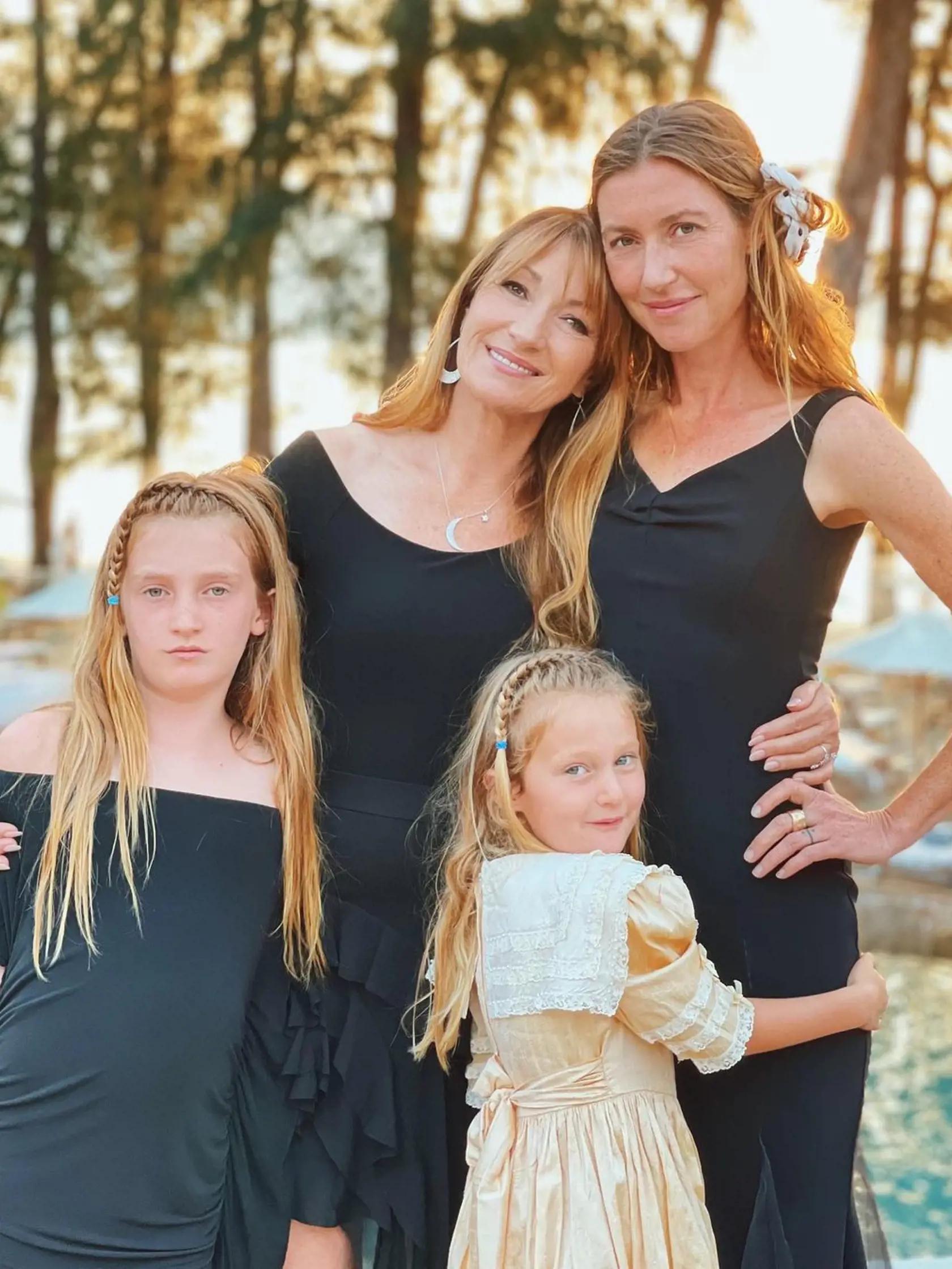 Jane Seymour s dcérou a vnučkami.