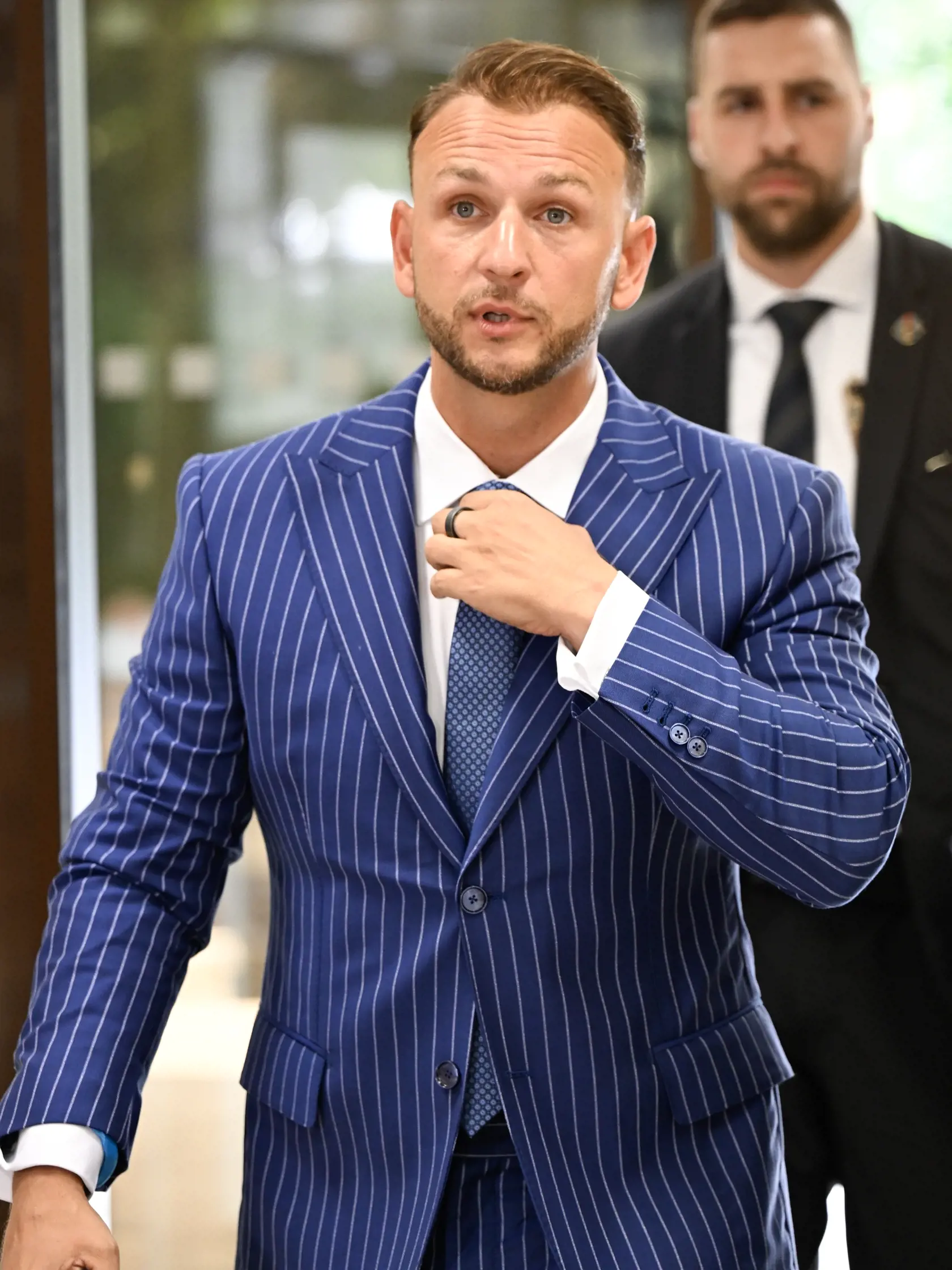 Šutaj Eštok sa odvoláva na prebiehajúce vyšetrovanie, dôsledky podľa neho budú vyvodené až po skončení vyšetrovania. Naopak, myslí si, že zodpovednosť by mala niesť najmä opozícia. 
„Ja som nebol ten, kto vykrikoval: Pán Fico prestaňte, lebo narazíte,“ reagoval minister.