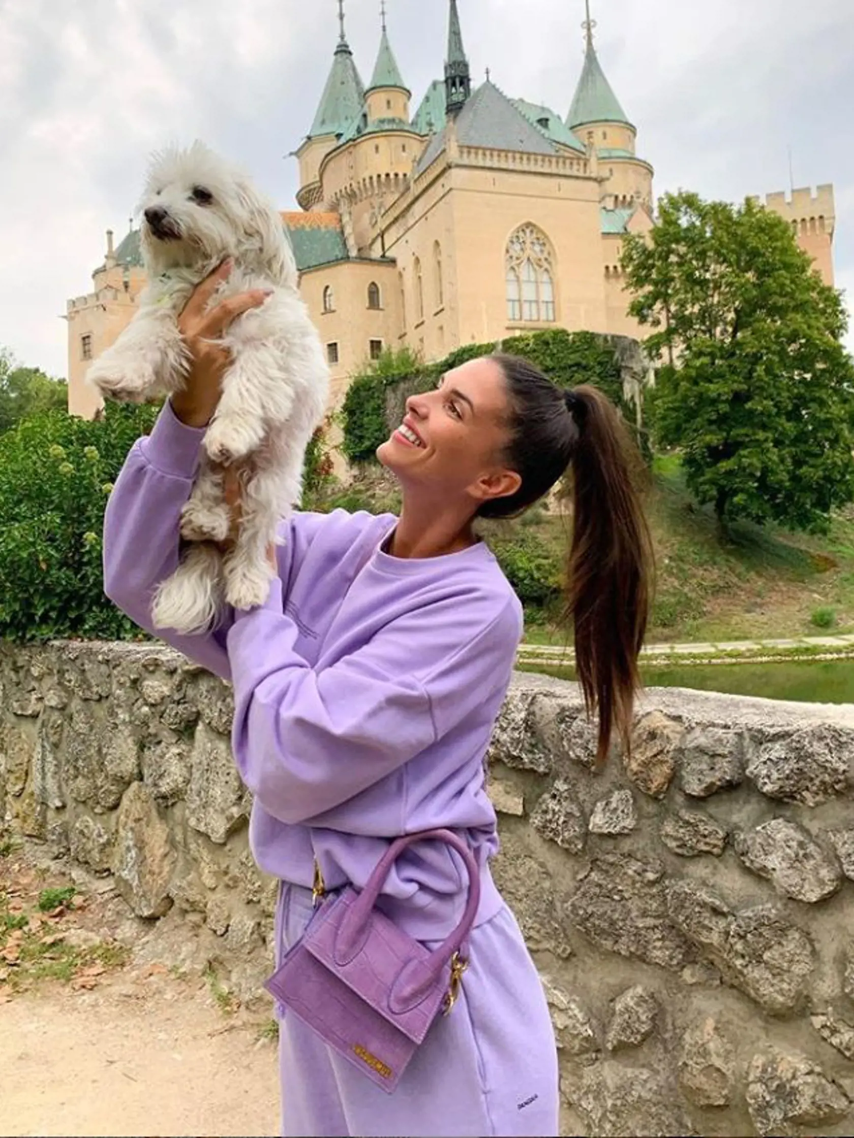 MISSKY NEZAOSTÁVAJÚ Brnová, Vágnerová i Skoncová, zľava, sa rady obliekajú do týchto teplákov.