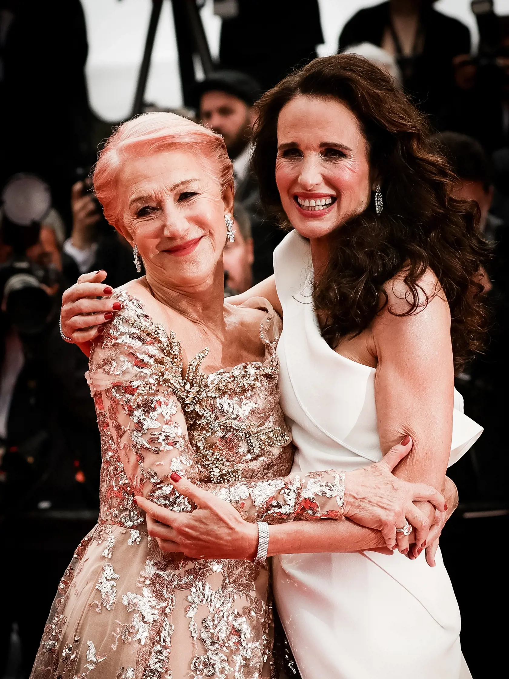 Andie MacDowell s Helen Mirren.