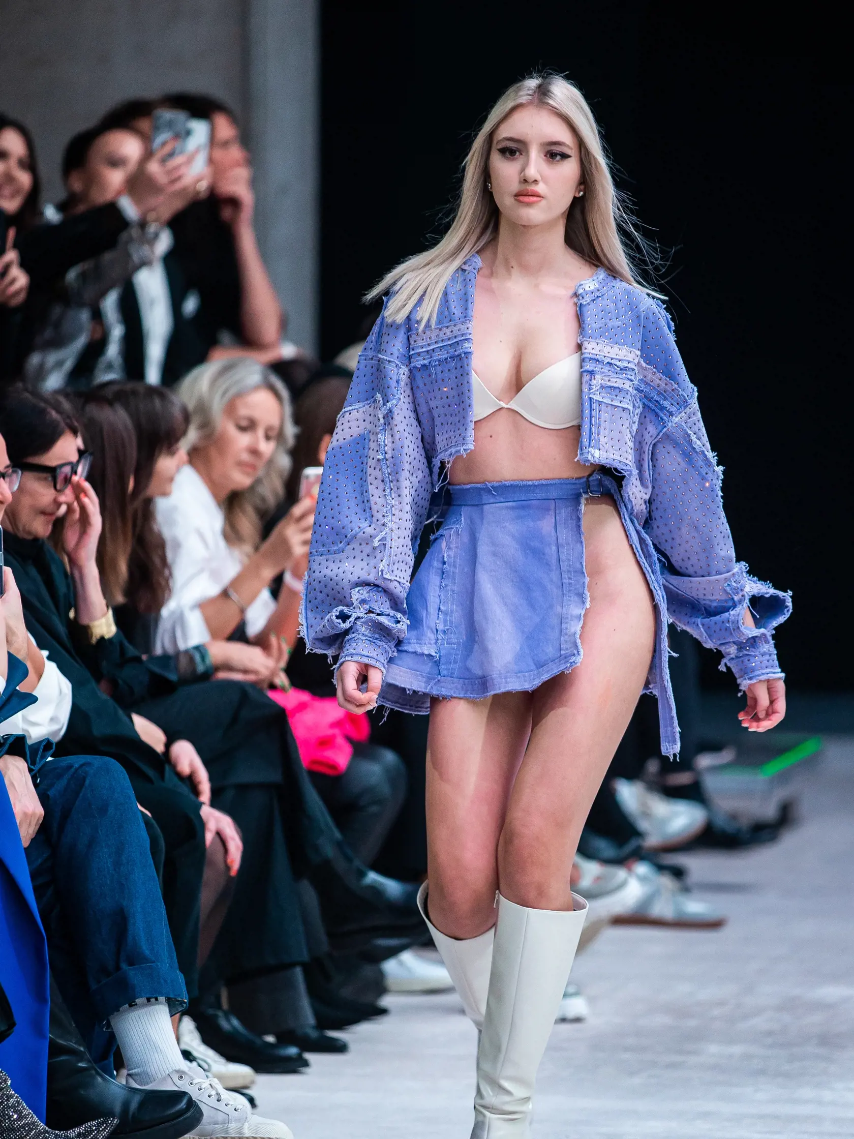 Prvý deň zo série módnych prehliadok pod názvom "Fashion LIVE!" v Bratislave. Na snímke Sofia Vittek.