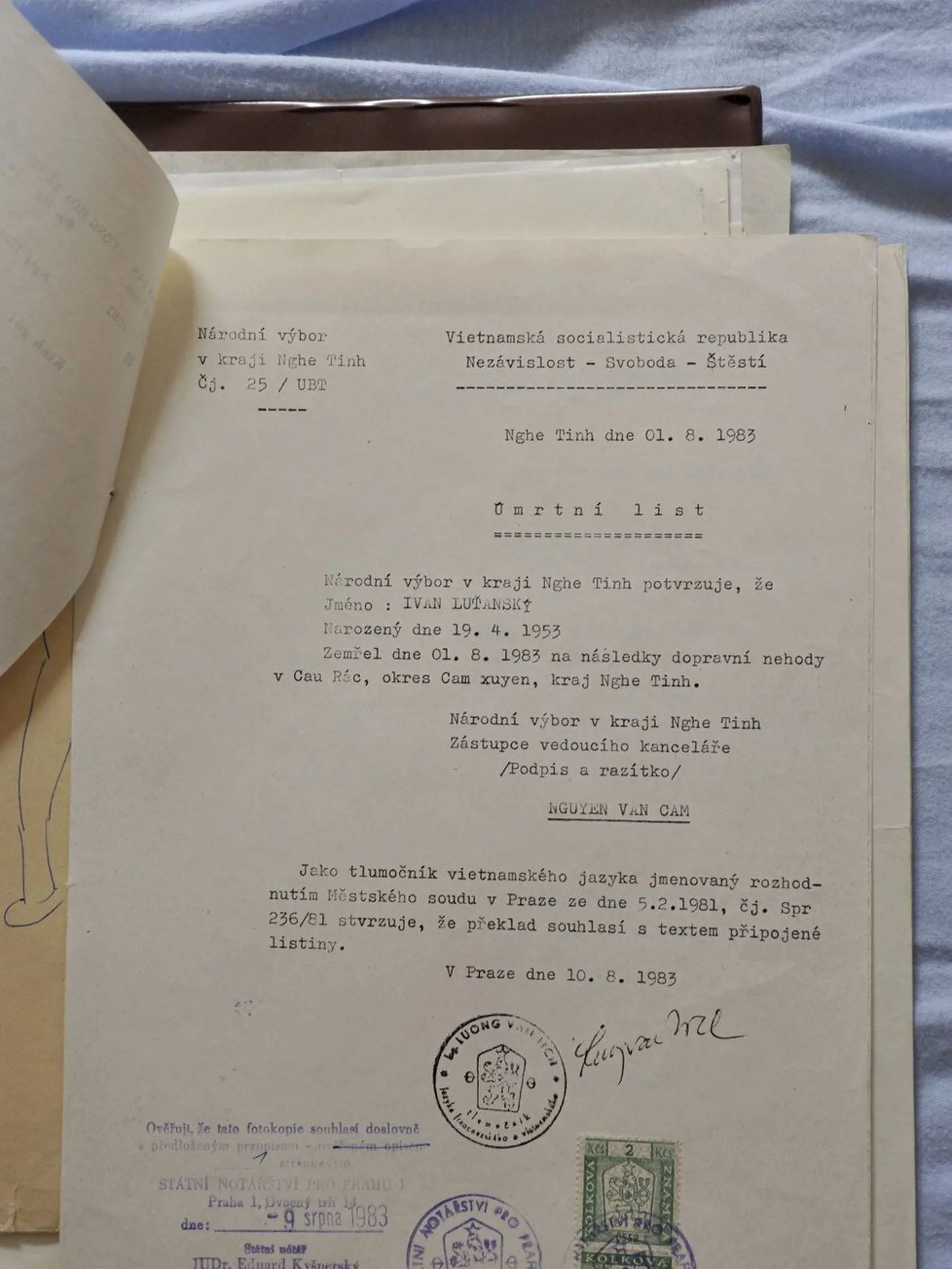 Úmrtný list Ivana Luťanského preložený z vietnamčiny.