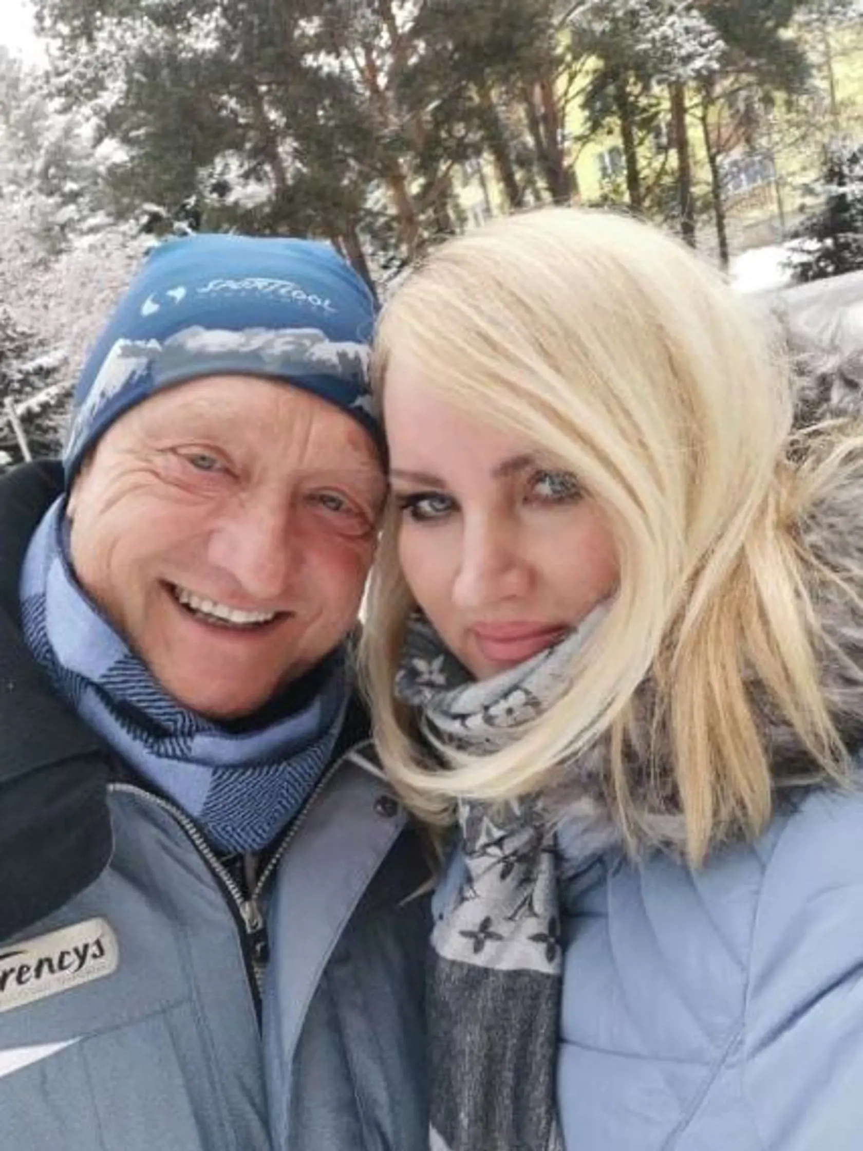 Ľubomír Paulovič so svojou láskou fotografkou Lollou Fukari.