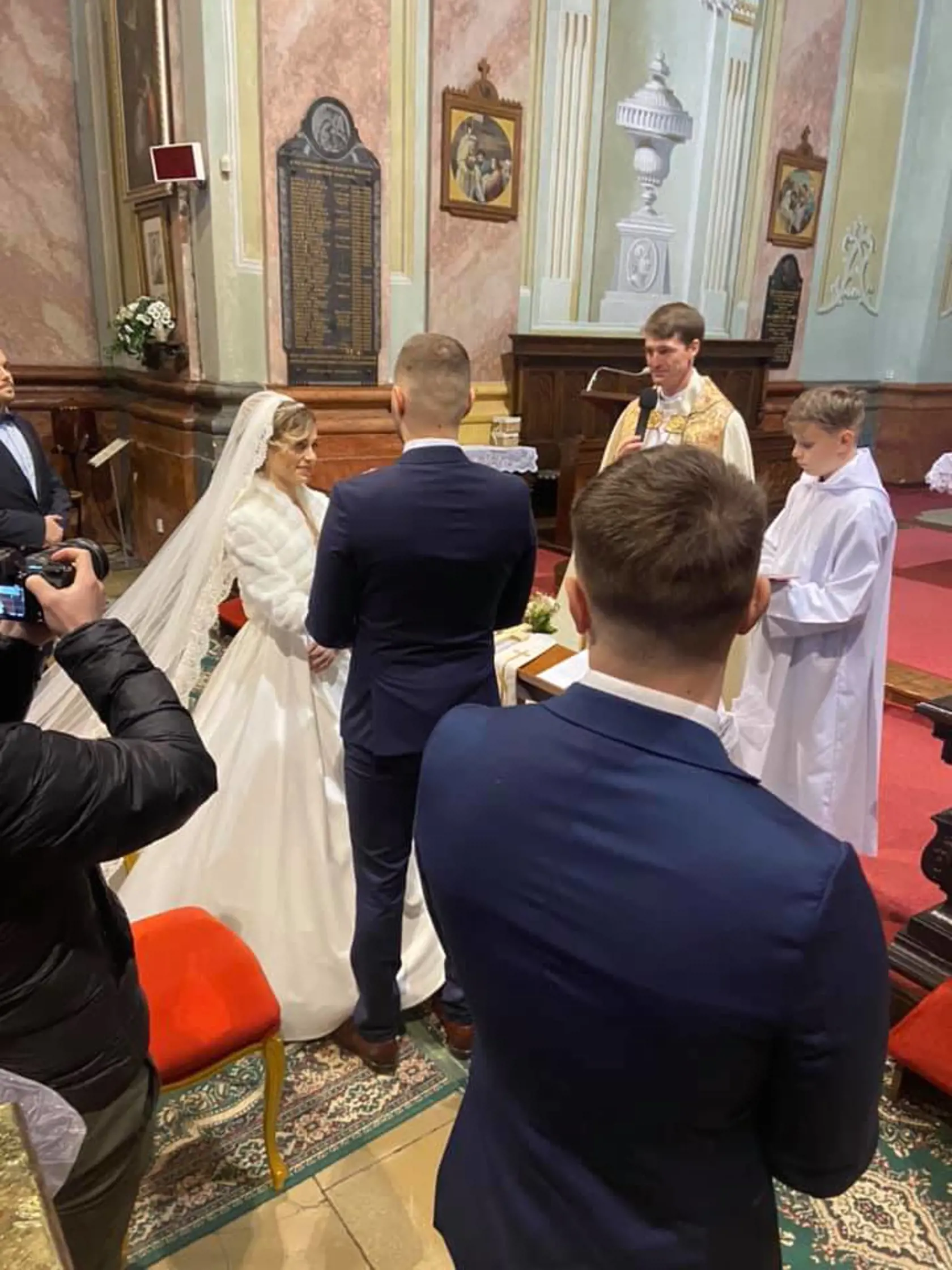 Dominika Stará je už pod čepcom. Prijala priezvisko svojho manžela Jurena.