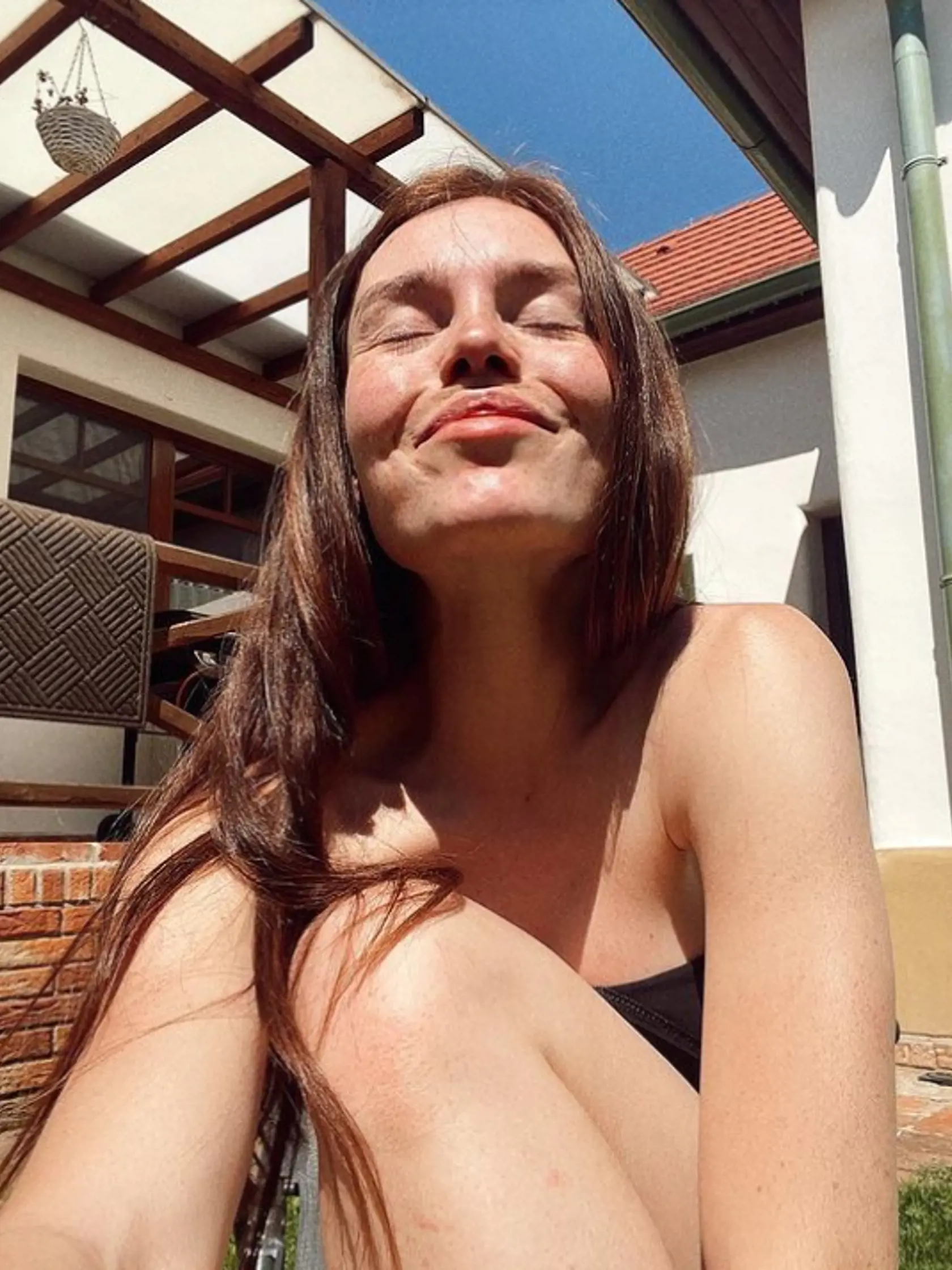 Mária síce vyšla na slniečko v plavkách, sledovateľom však veľa neukázala.
