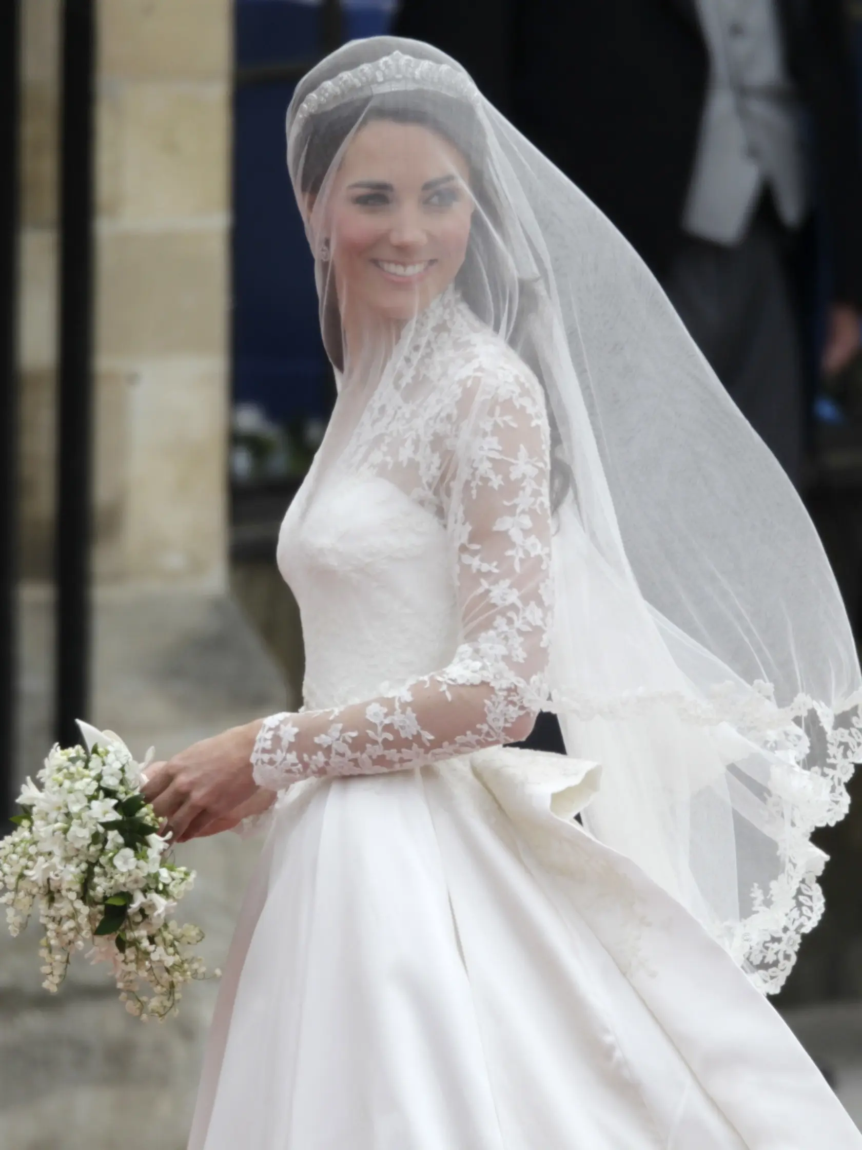 Kate Middleton prichádza do Westminsterského opátstva na svadbu s britským princom Williamom, 29. apríla 2011 v Londýne.