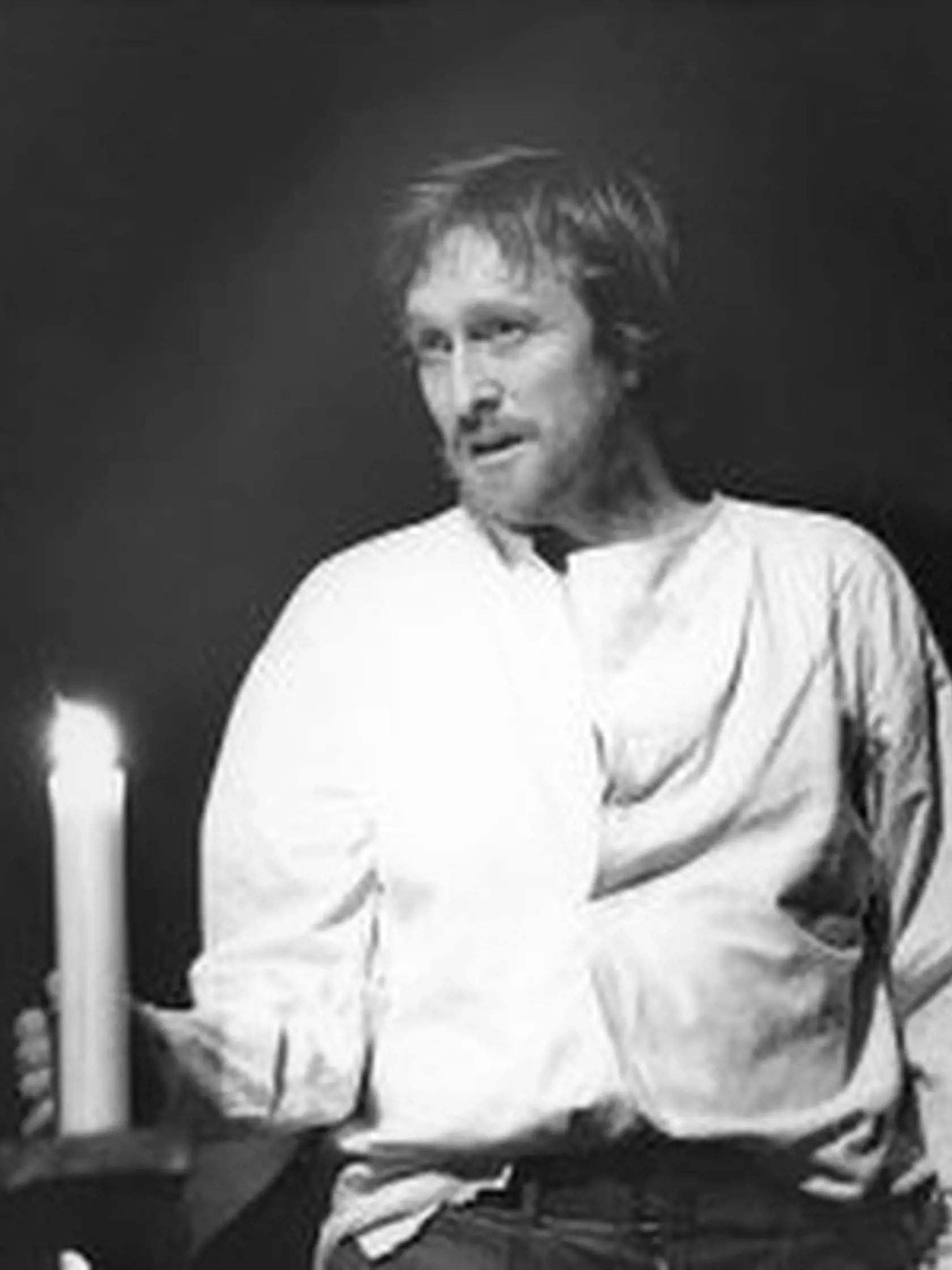 Úspešný televízny a filmový herec Ľubomír Paulovič (†71) účinkoval vo vyše stopäťdesiatich televíznych projektoch a asi päťdesiatich celovečerných filmoch. Ako režisér sa podpísal pod niekoľko divadelných inscenácií a muzikálov.