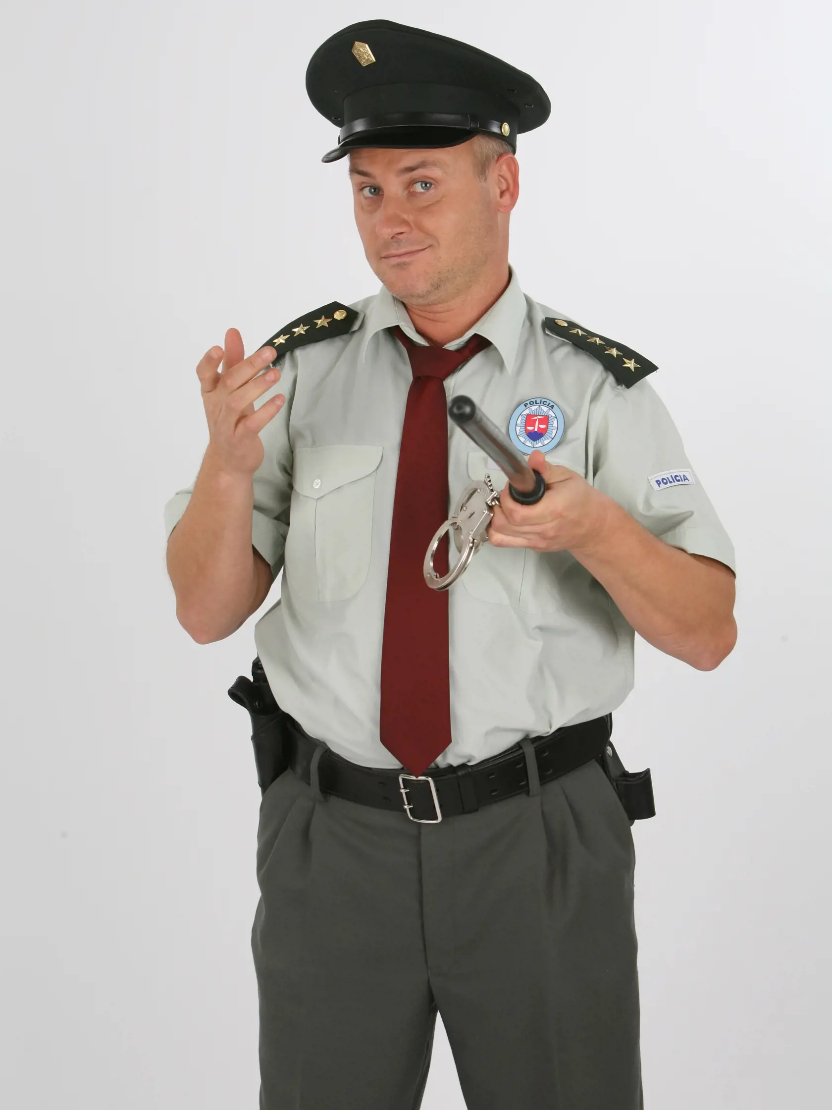 Herec Peter Batthyány ako kapitán Maroš Nagy.