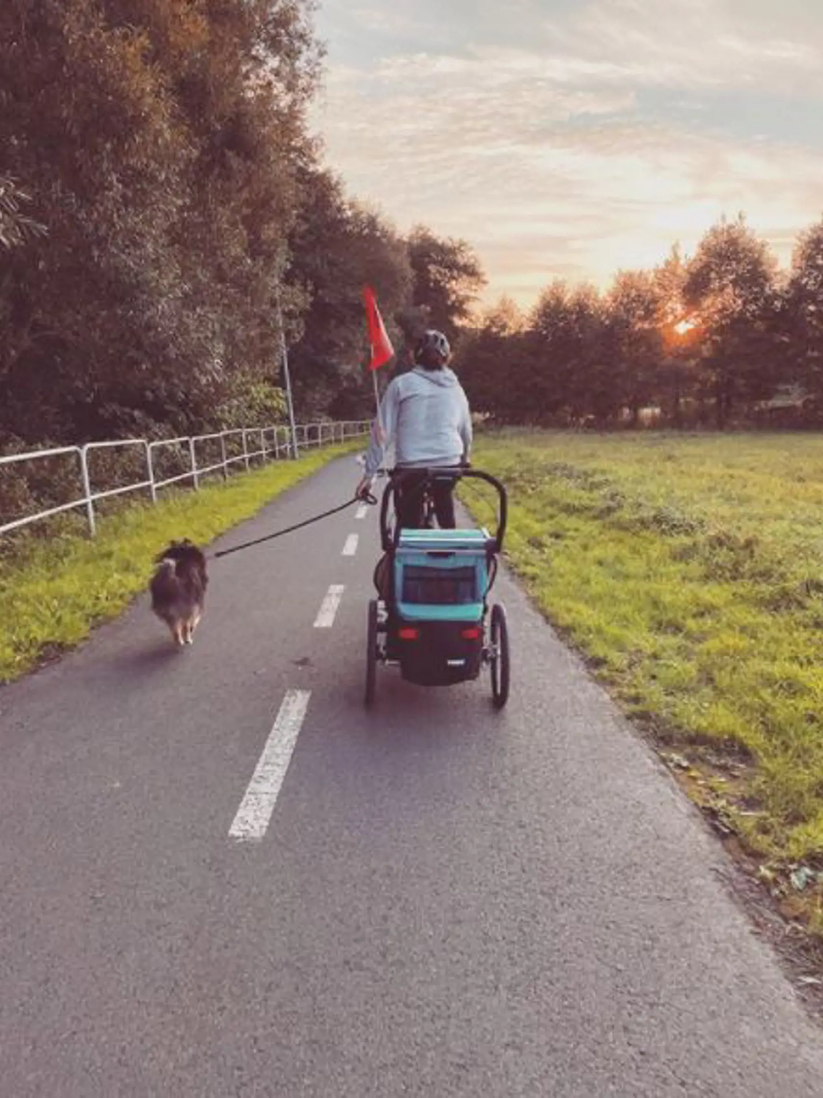 Manžel Ewy Farny na prechádzke.