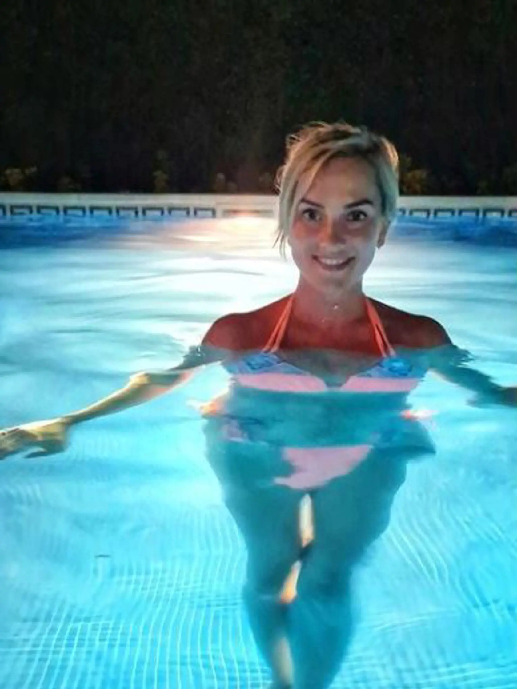 Monika Hilmerová a Jaro Bekr dovolenkovali v Španielsku. Herečka sa ukázala aj v plavkách.