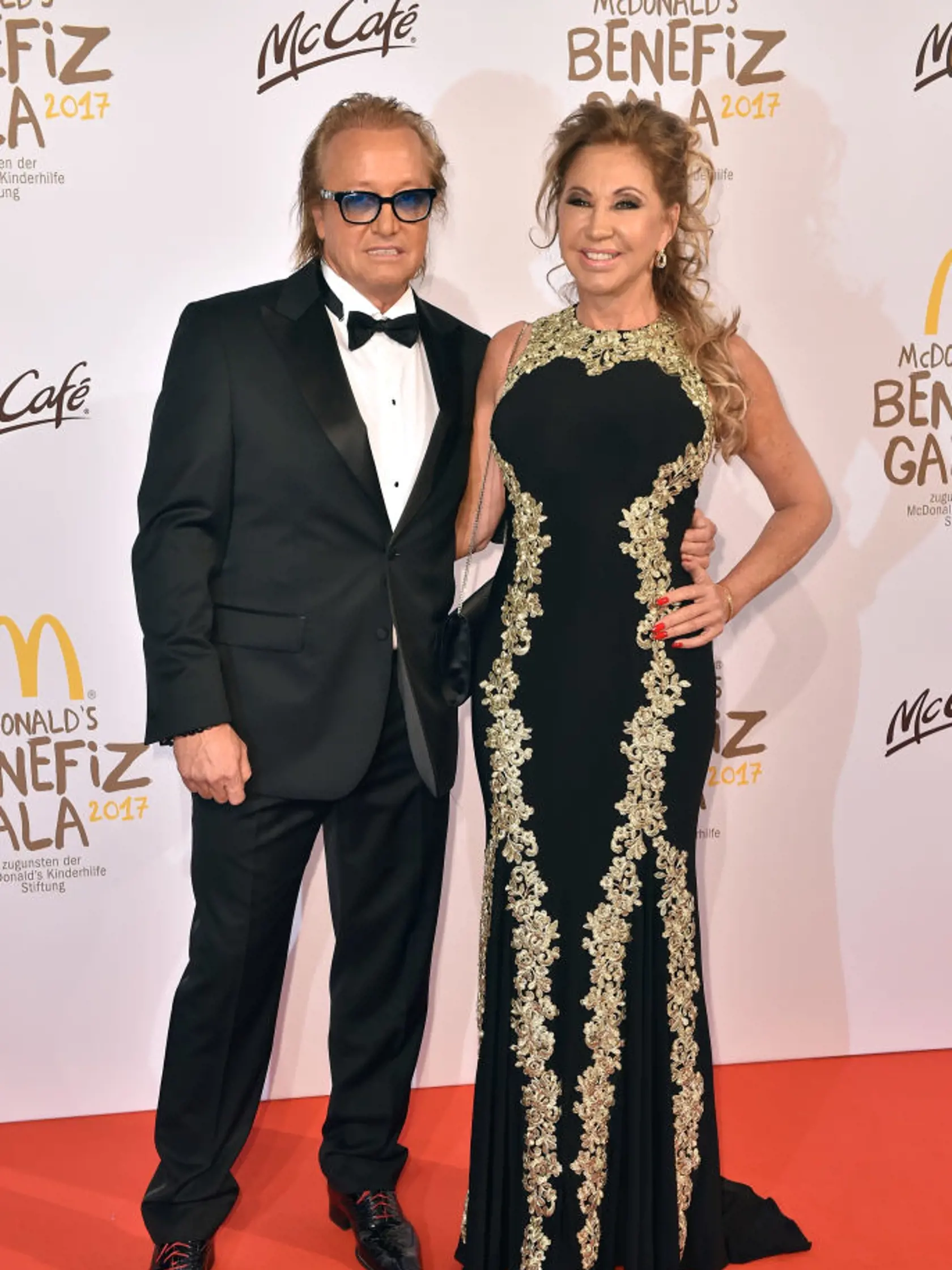MUNICH, GERMANY - NOVEMBER 10:  Carmen Geiss and her husband Robert Geiss during the McDonald's charity gala at Hotel Bayerischer Hof on November 10, 2017 in Munich, Germany.  (Photo by Hannes Magerstaedt/Getty Images)
