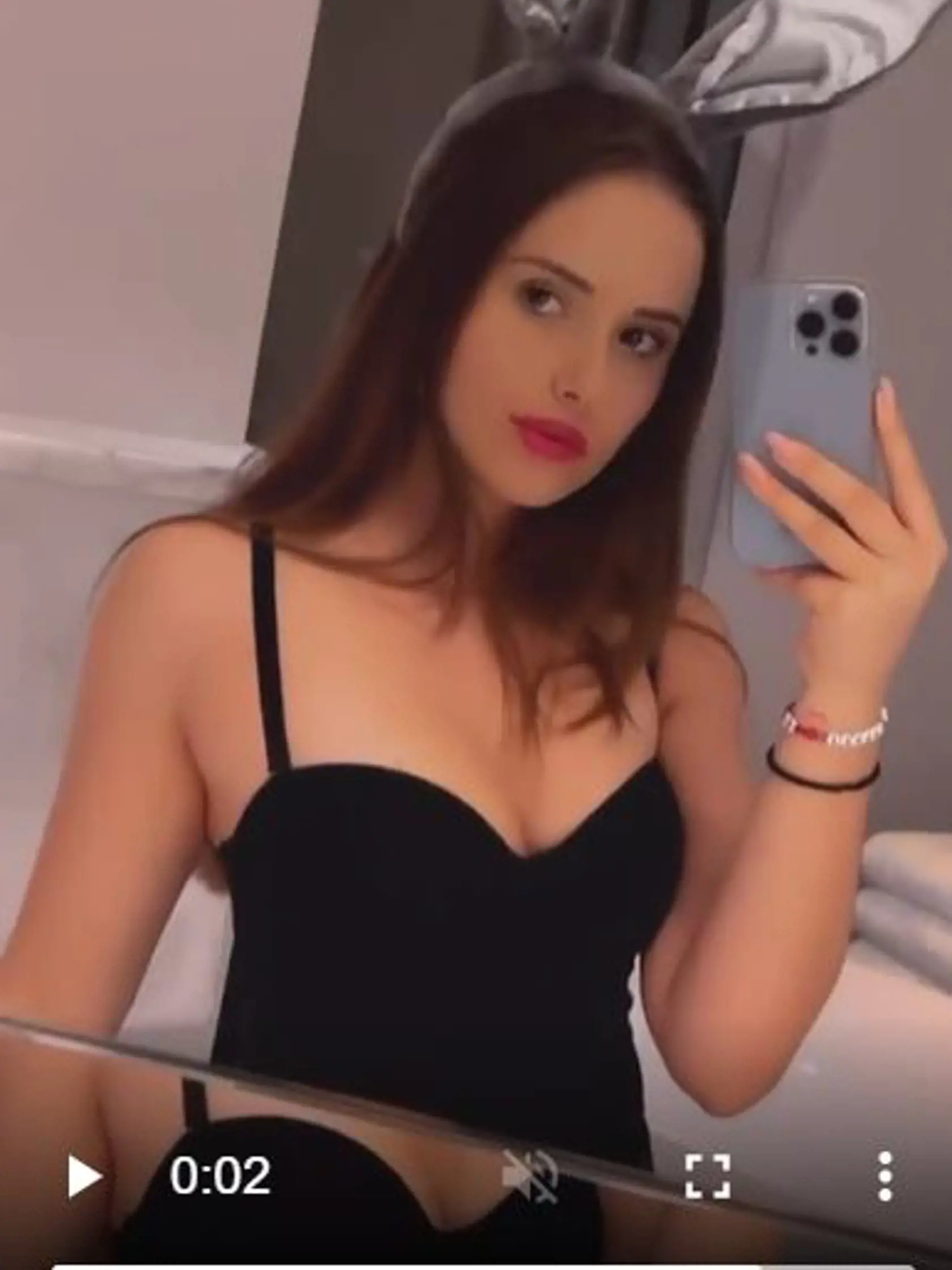 Dcéra Carmen a Roberta Geissenových Davina (18) sa na svojom instagramovom účte každú chvíľu rada ukazuje v sexi pózach a outfitoch.